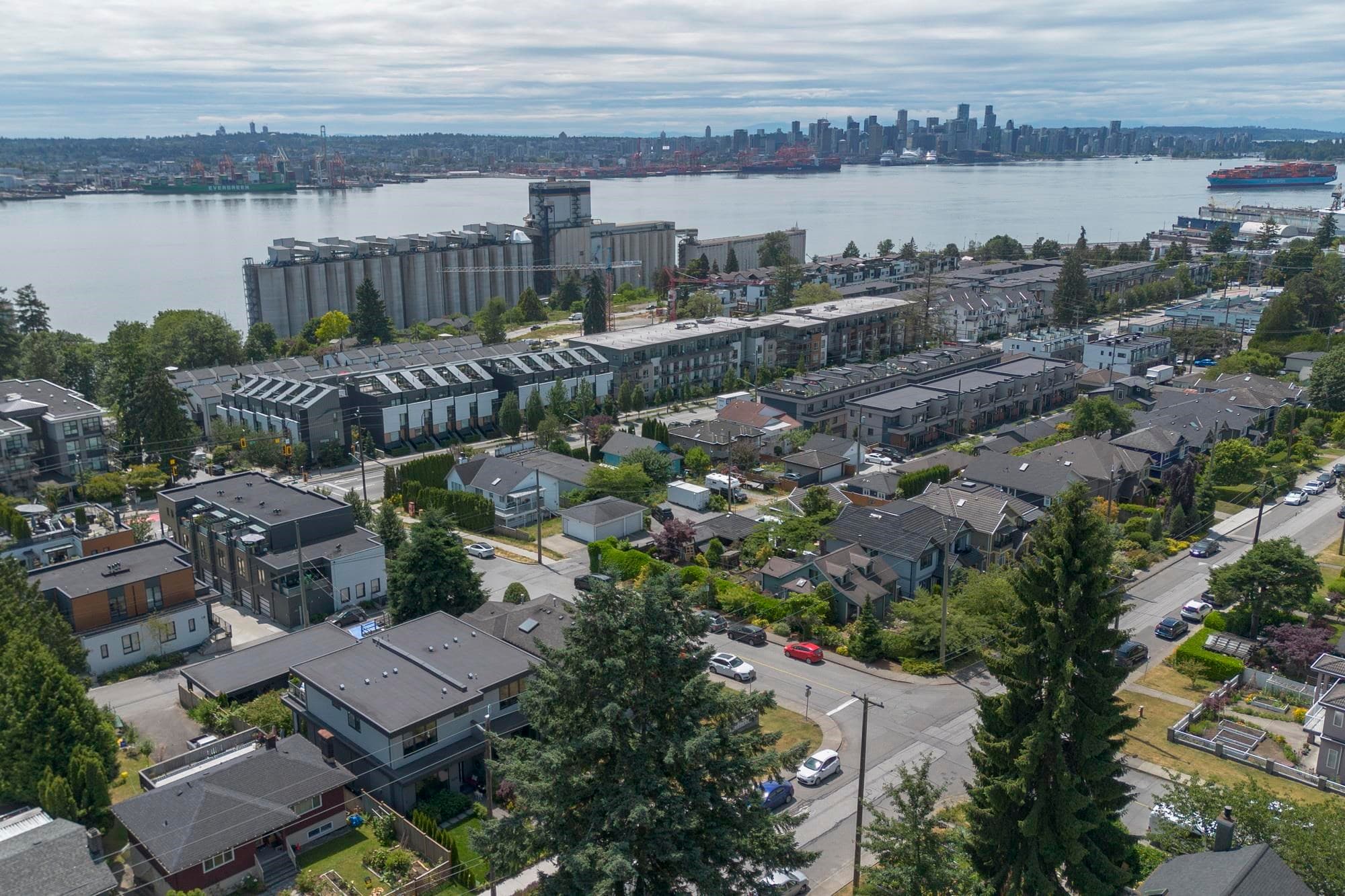 658 E 3rd Street, North Vancouver, V7L 1G7 — photo 3
