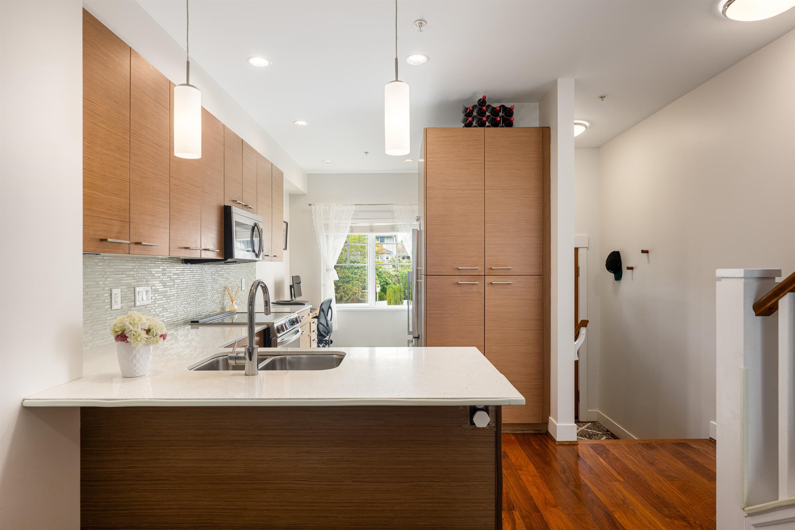 7 - 7198 Barnet Road, Burnaby, V5A 1C9 — photo 5