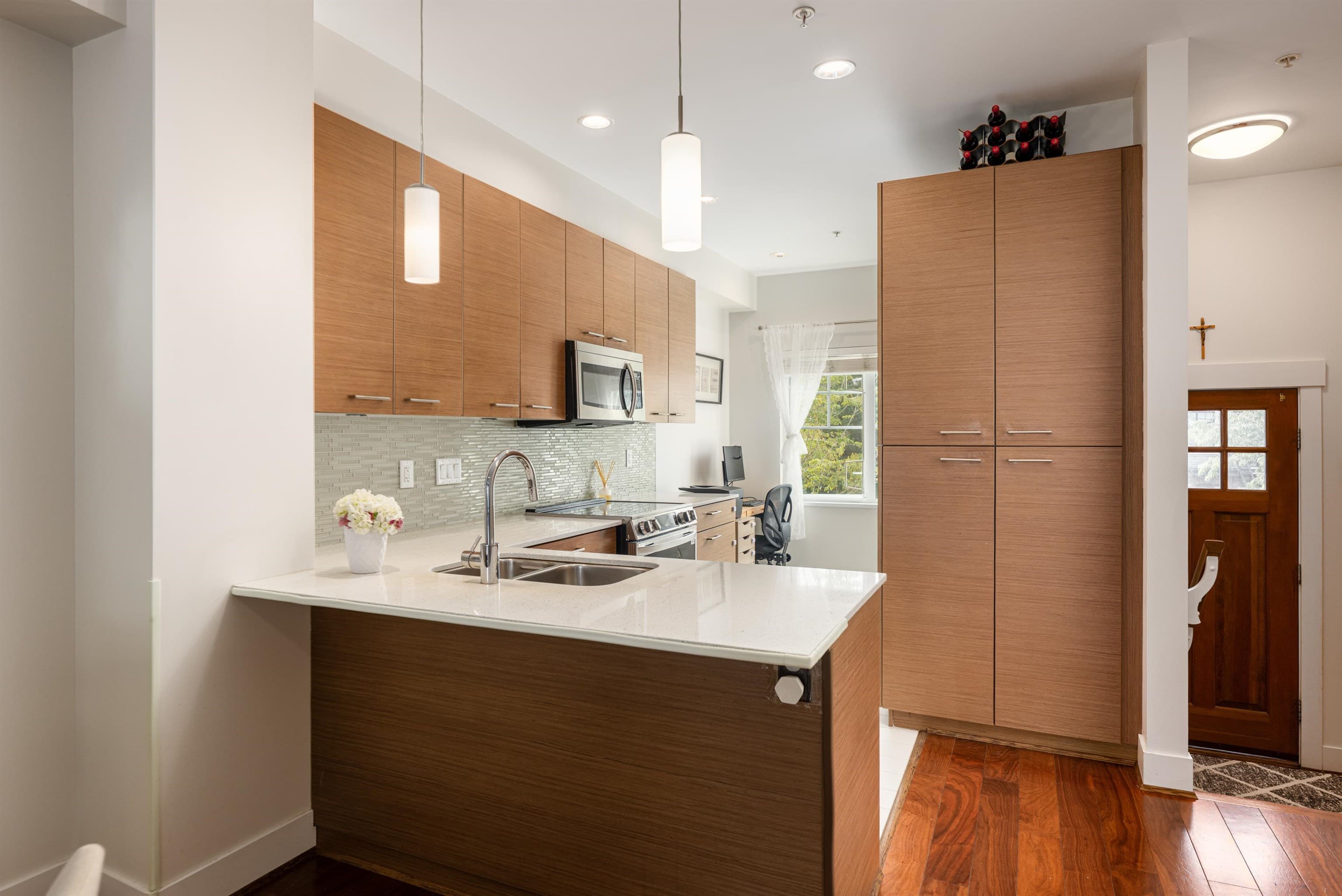 7 - 7198 Barnet Road, Burnaby, V5A 1C9 — photo 4
