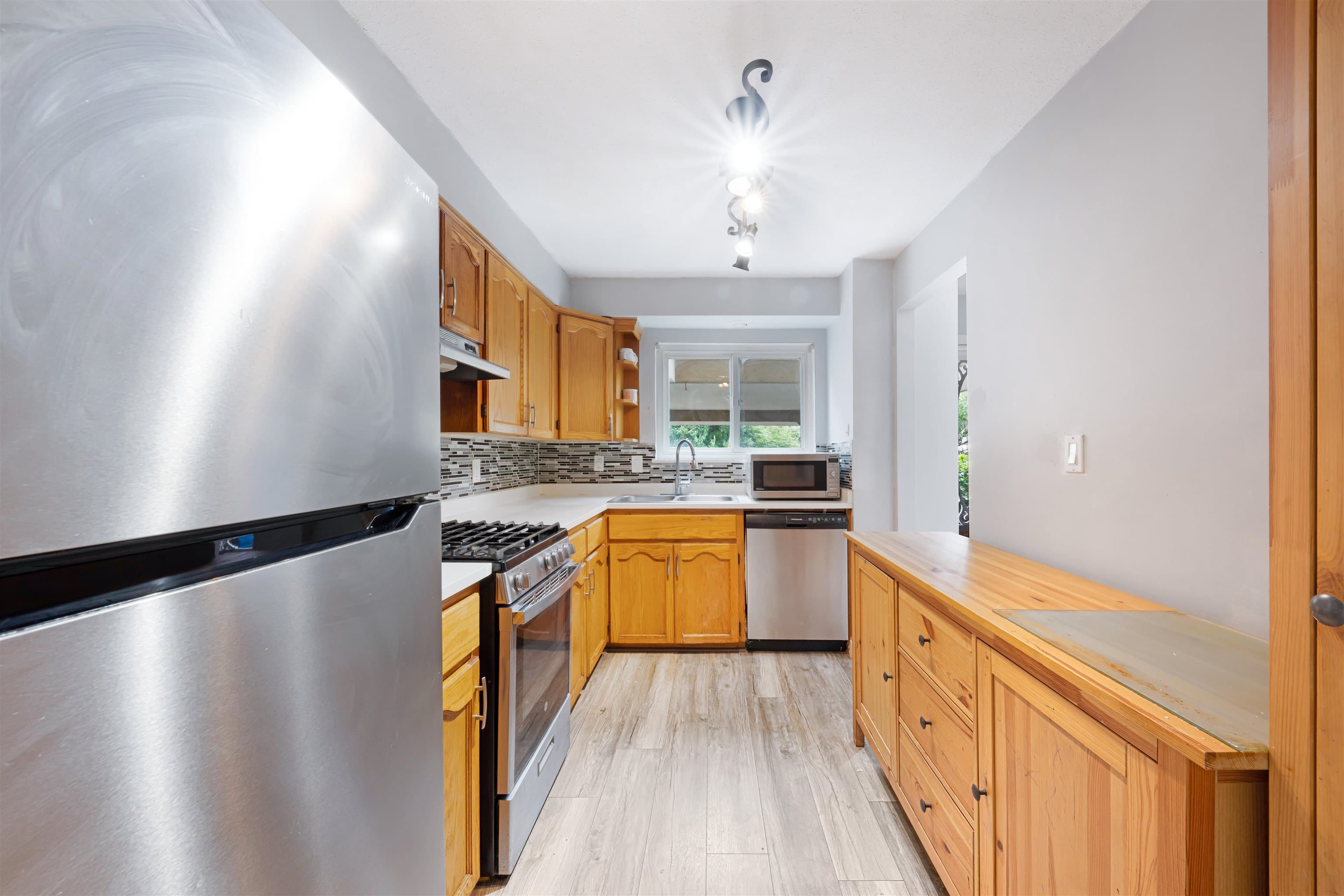 11699 Fulton Street, Maple Ridge, V2X 6L3 — photo 5