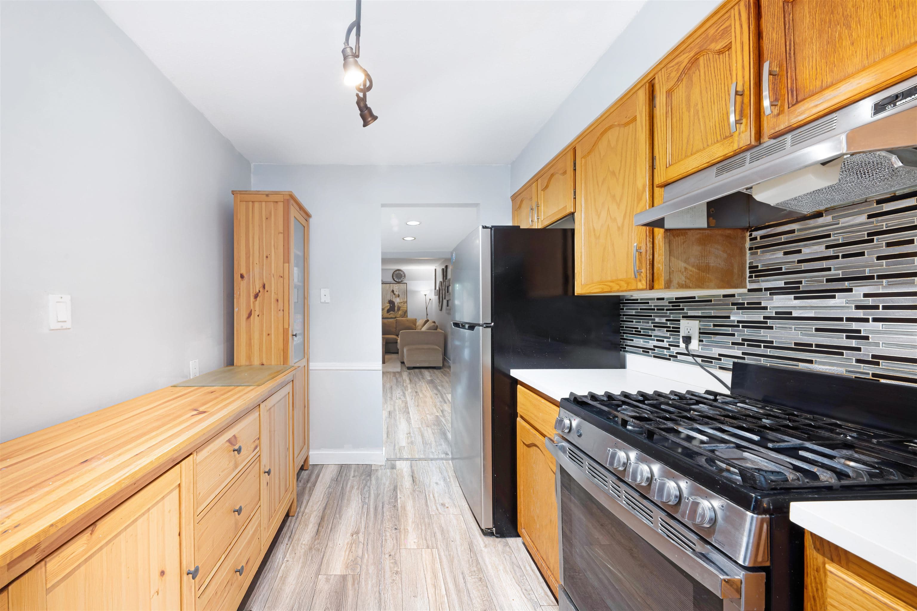 11699 Fulton Street, Maple Ridge, V2X 6L3 — photo 4