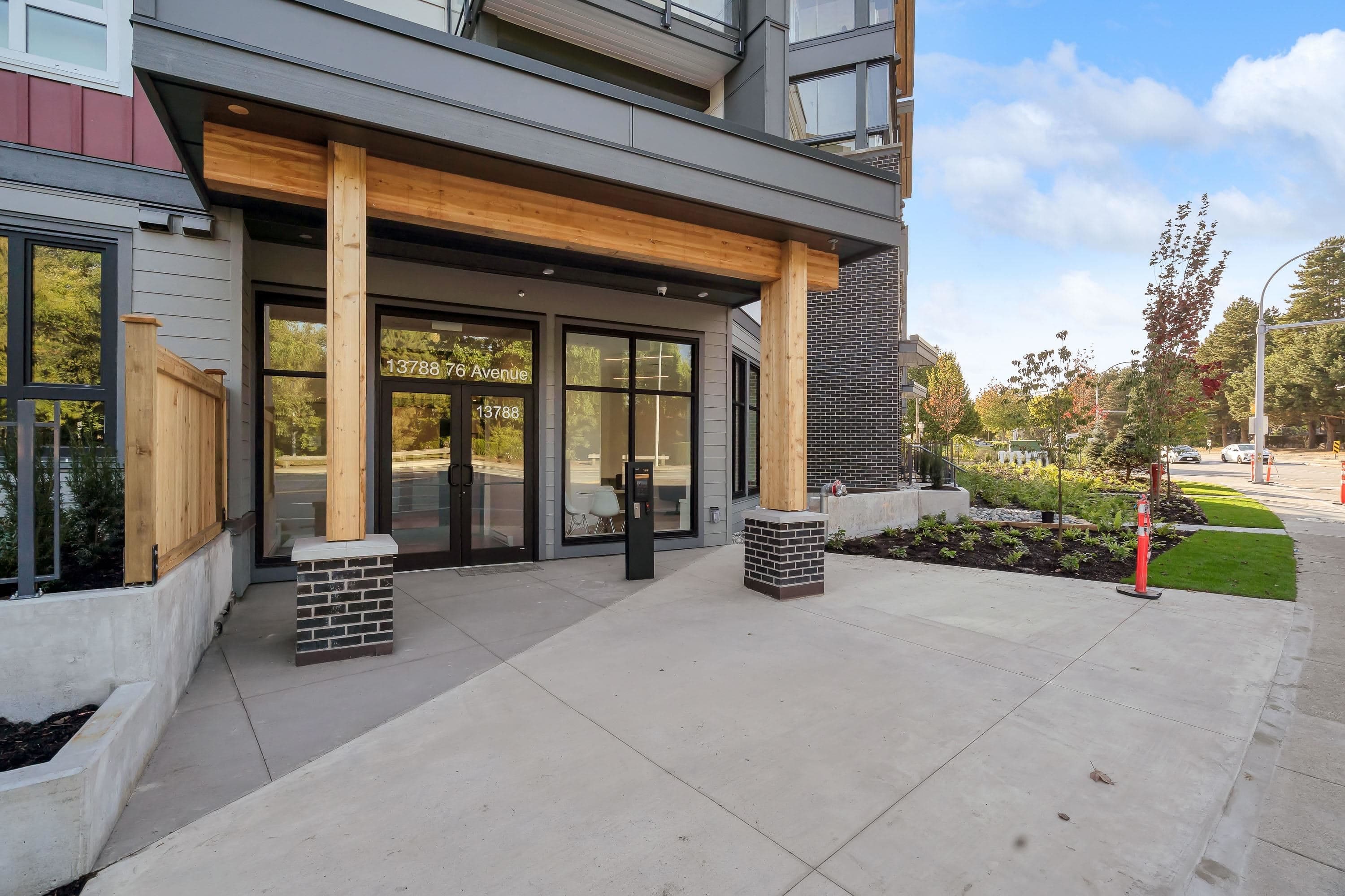 223 - 13788 76 Avenue, Surrey, V3W 3V9 — photo 2