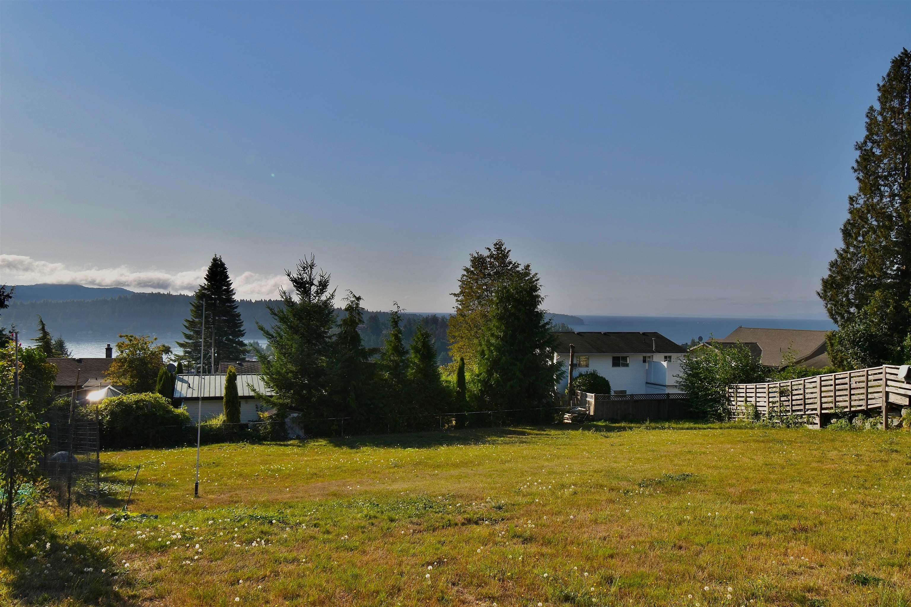 554 Wildwood Crescent, Gibsons, V0N 1V9 — photo 5