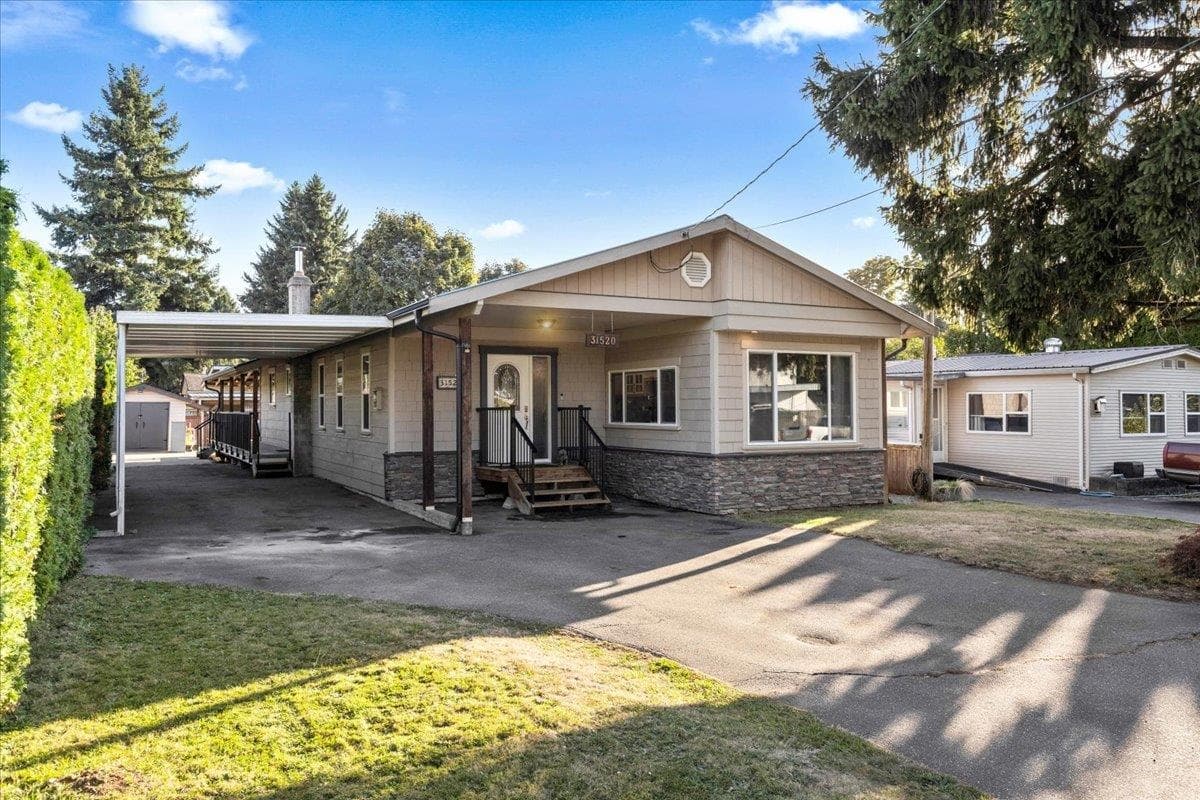 31520 Lombard Avenue, Abbotsford, V2T 6M6 — photo 2