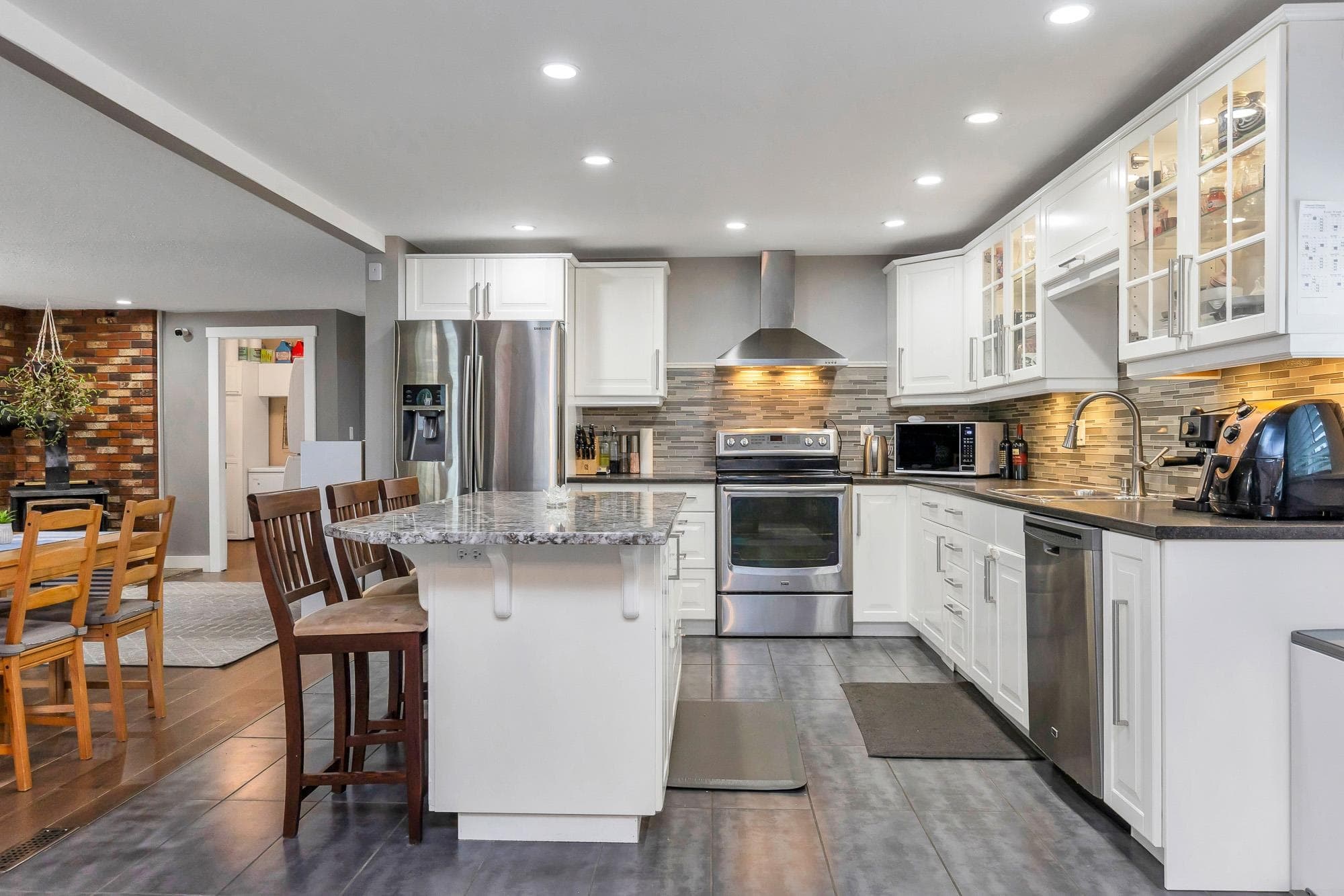 31520 Lombard Avenue, Abbotsford, V2T 6M6 — photo 5