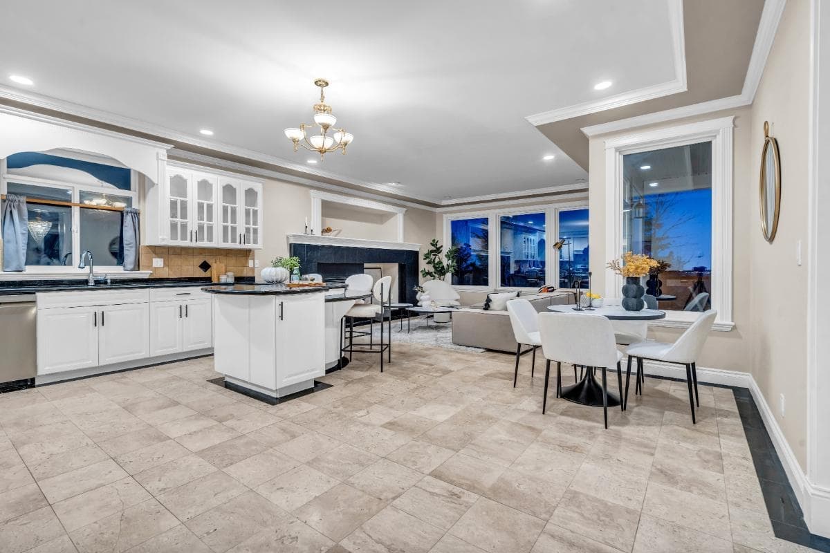 3126 Silverthrone Drive, Coquitlam, V3E 3B1 — photo 5