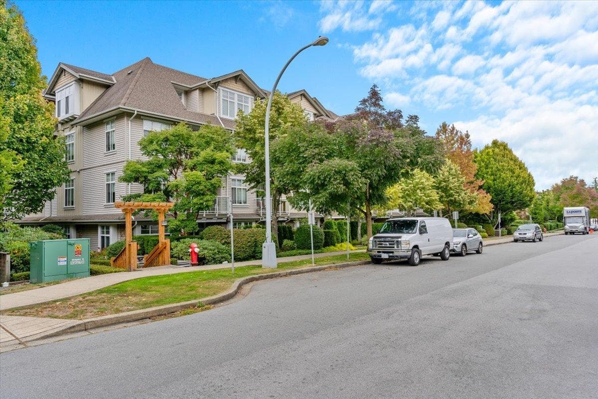 302 - 15323 17a Avenue, Surrey