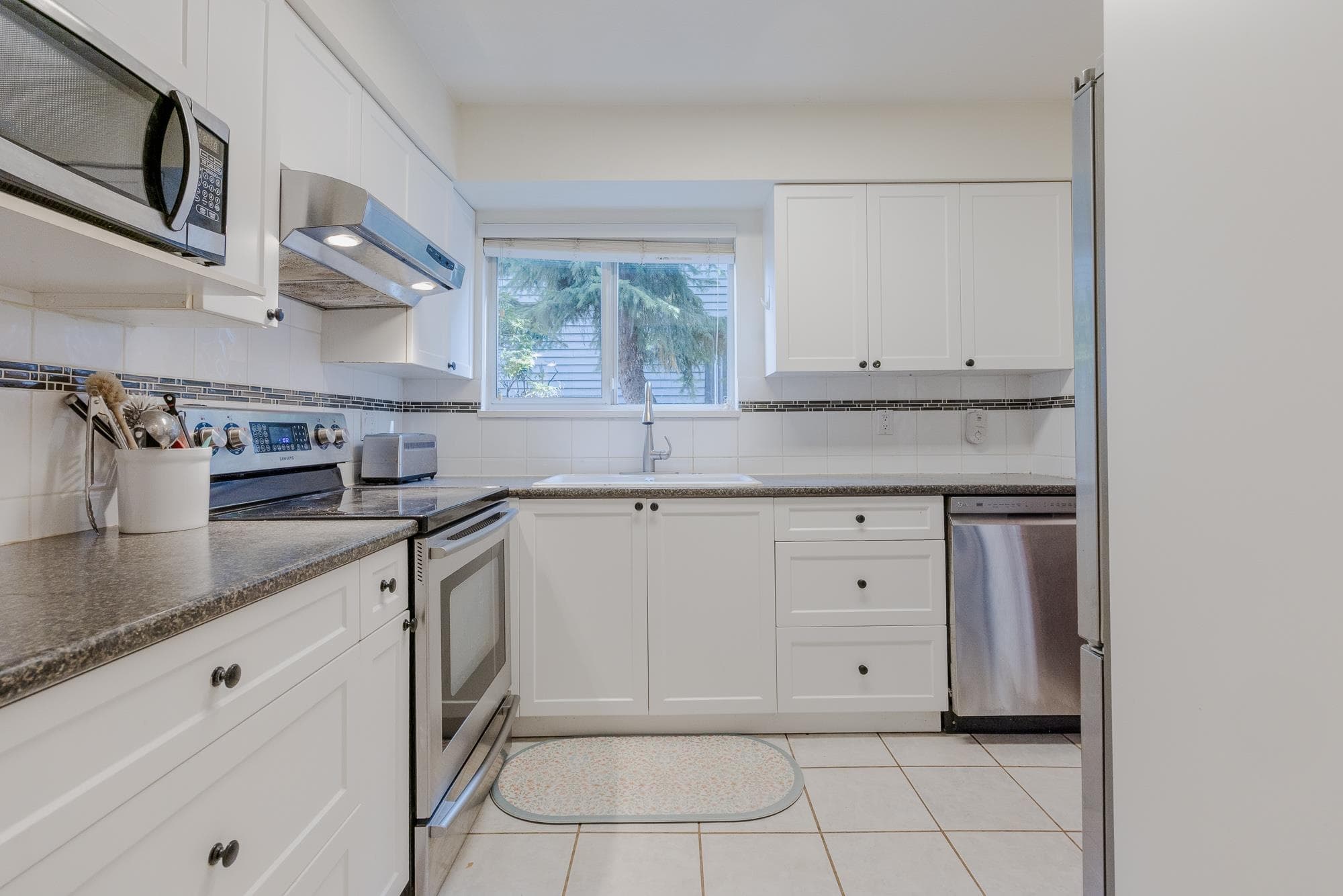 15 - 1828 Lilac Drive, Surrey, V4A 5C1 — photo 5