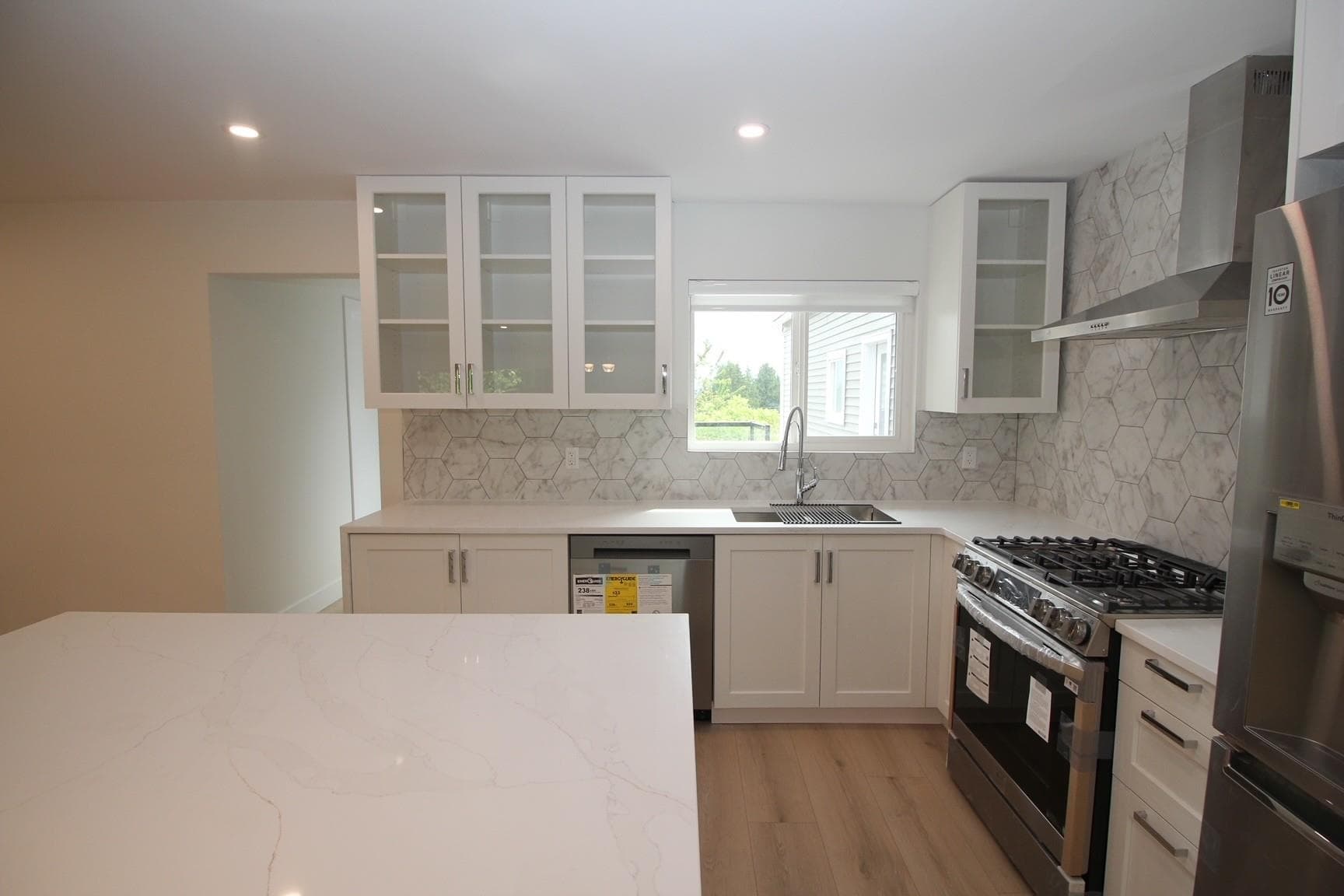 2076 Clare Place, Port Coquitlam, V3C 1B5 — photo 3