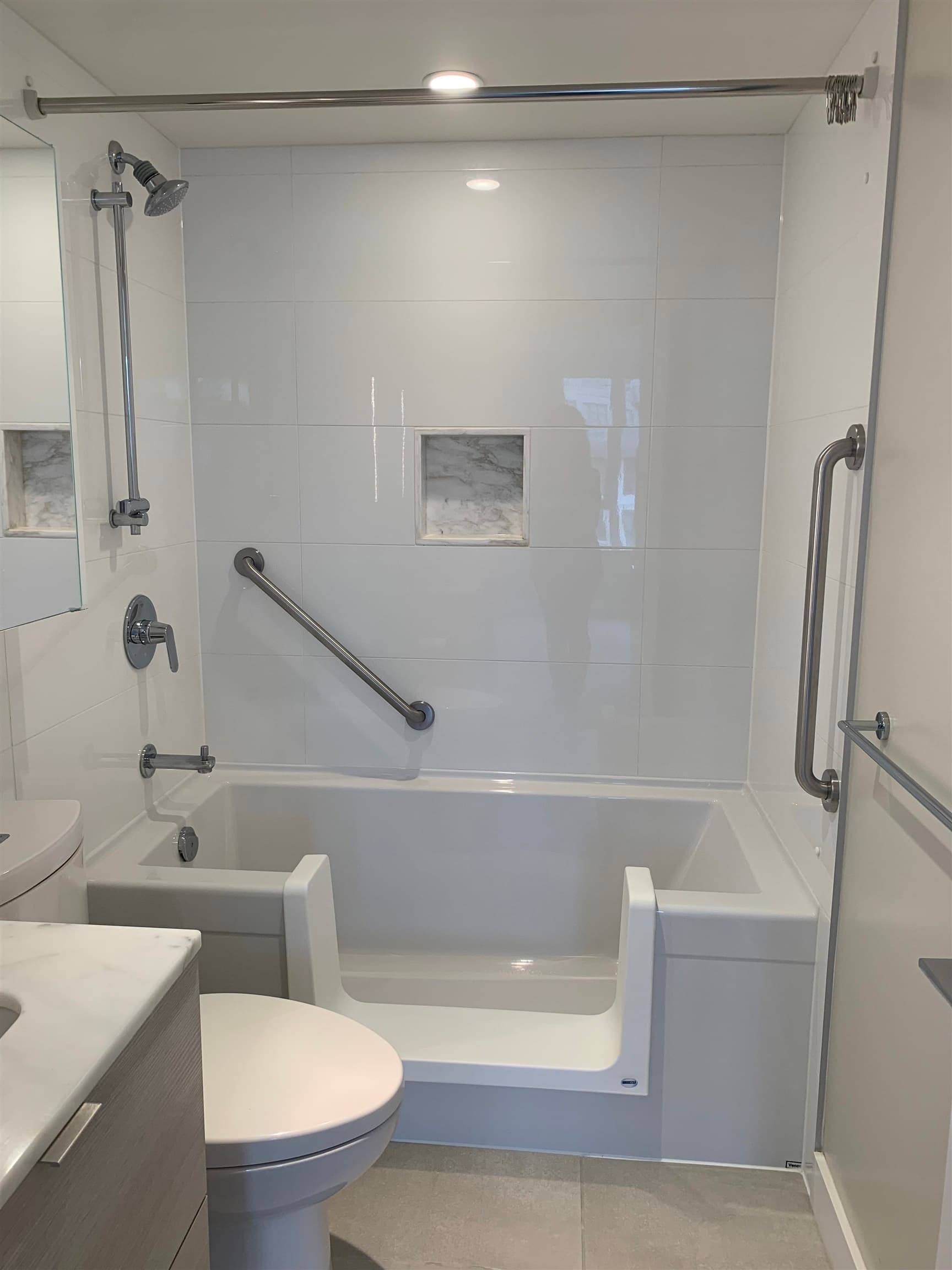 503 - 602 Como Lake Avenue, Coquitlam, V3J 0G2 — photo 2