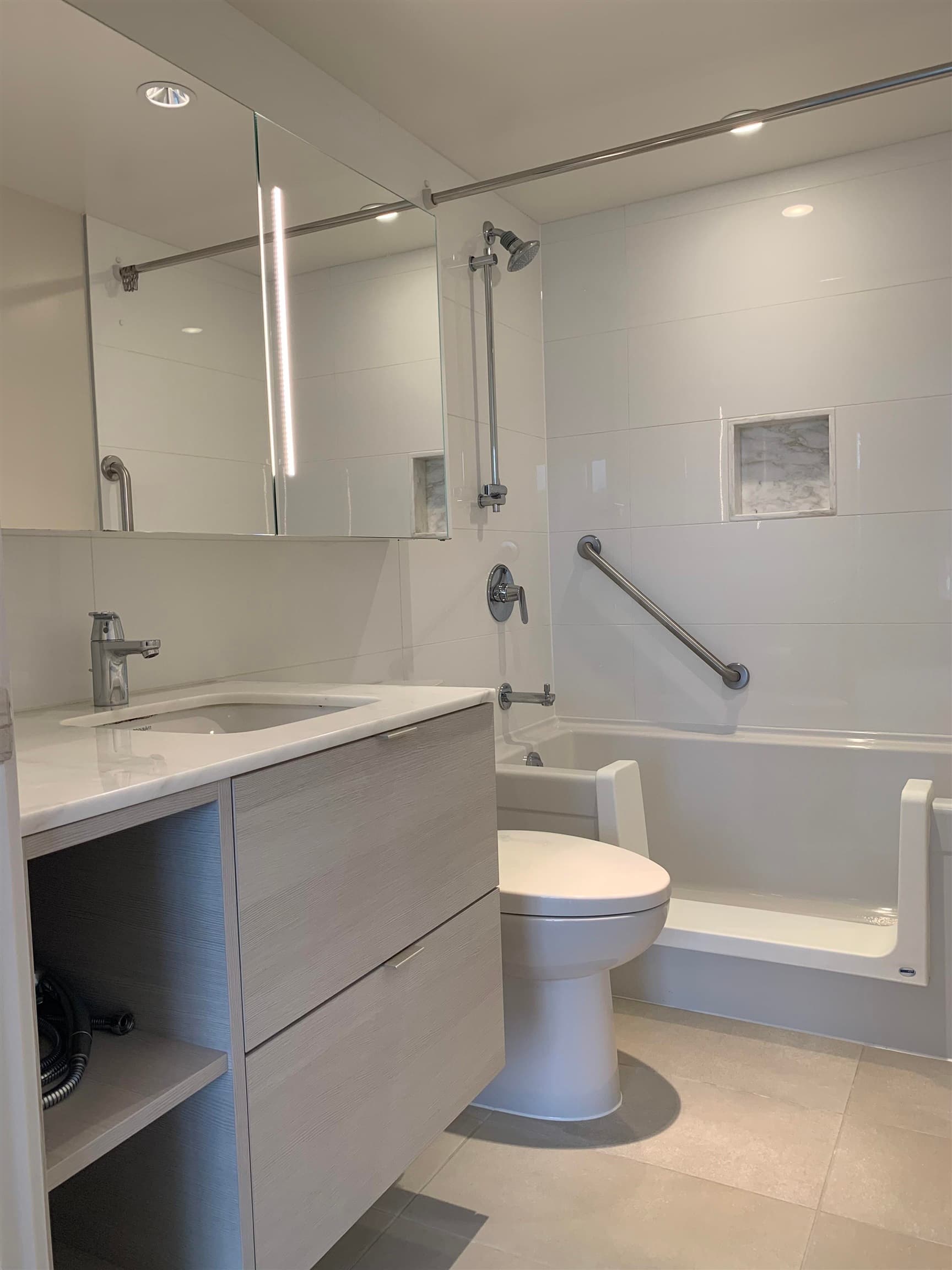 503 - 602 Como Lake Avenue, Coquitlam, V3J 0G2 — photo 4
