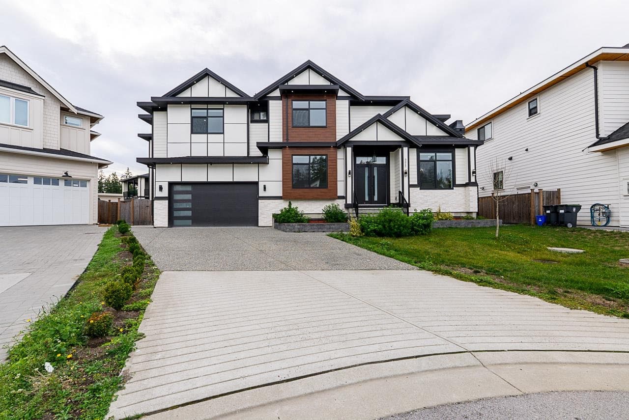 3217 197a Street, Langley, V3A 0N9 — photo 2