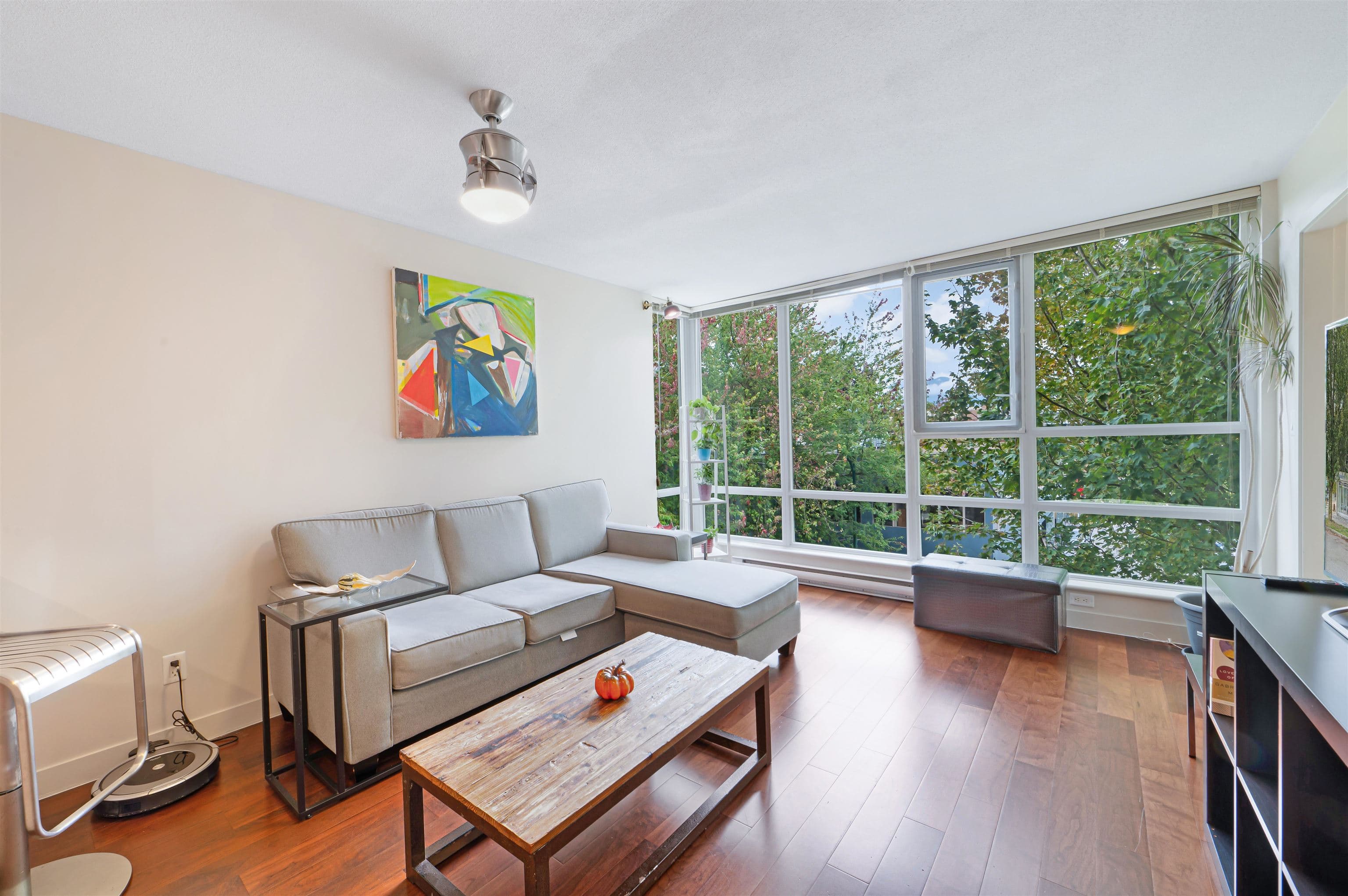 302 - 1808 W 3rd Avenue, Vancouver, V6J 0C4 — photo 1