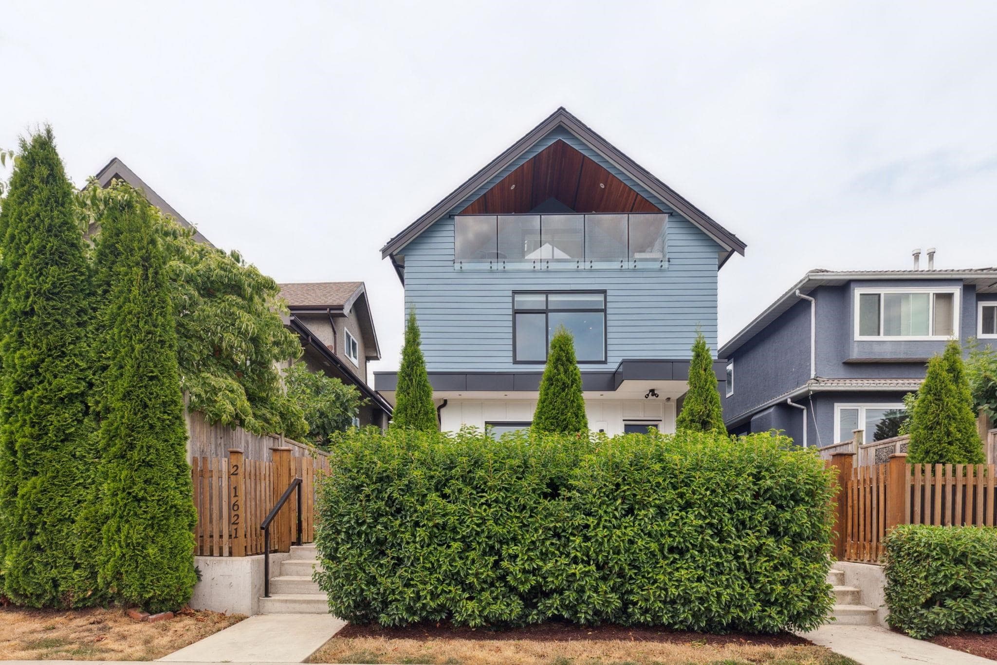 1 - 1621 E 11th Avenue, Vancouver, V5N 1Y8 — photo 2