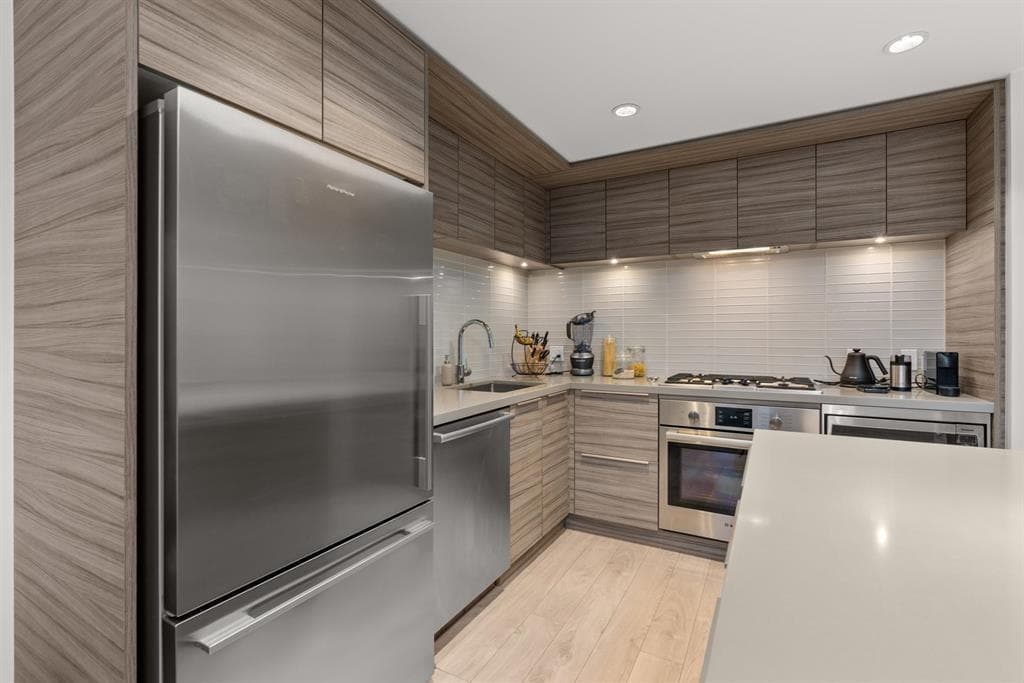 1909 - 1550 Fern Street, Vancouver, V7J 0A9 — photo 4