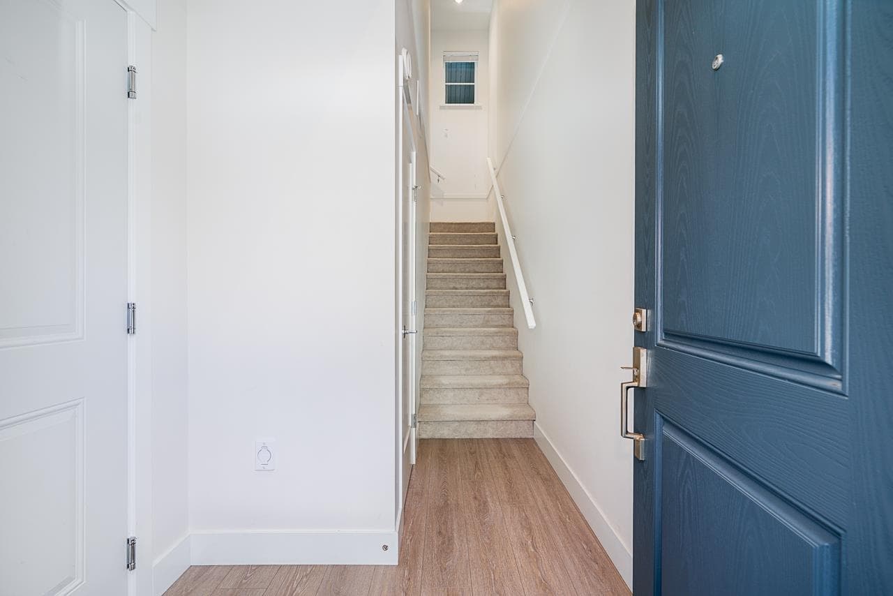28 - 7979 152 Street, Surrey, V3S 7S7 — photo 4