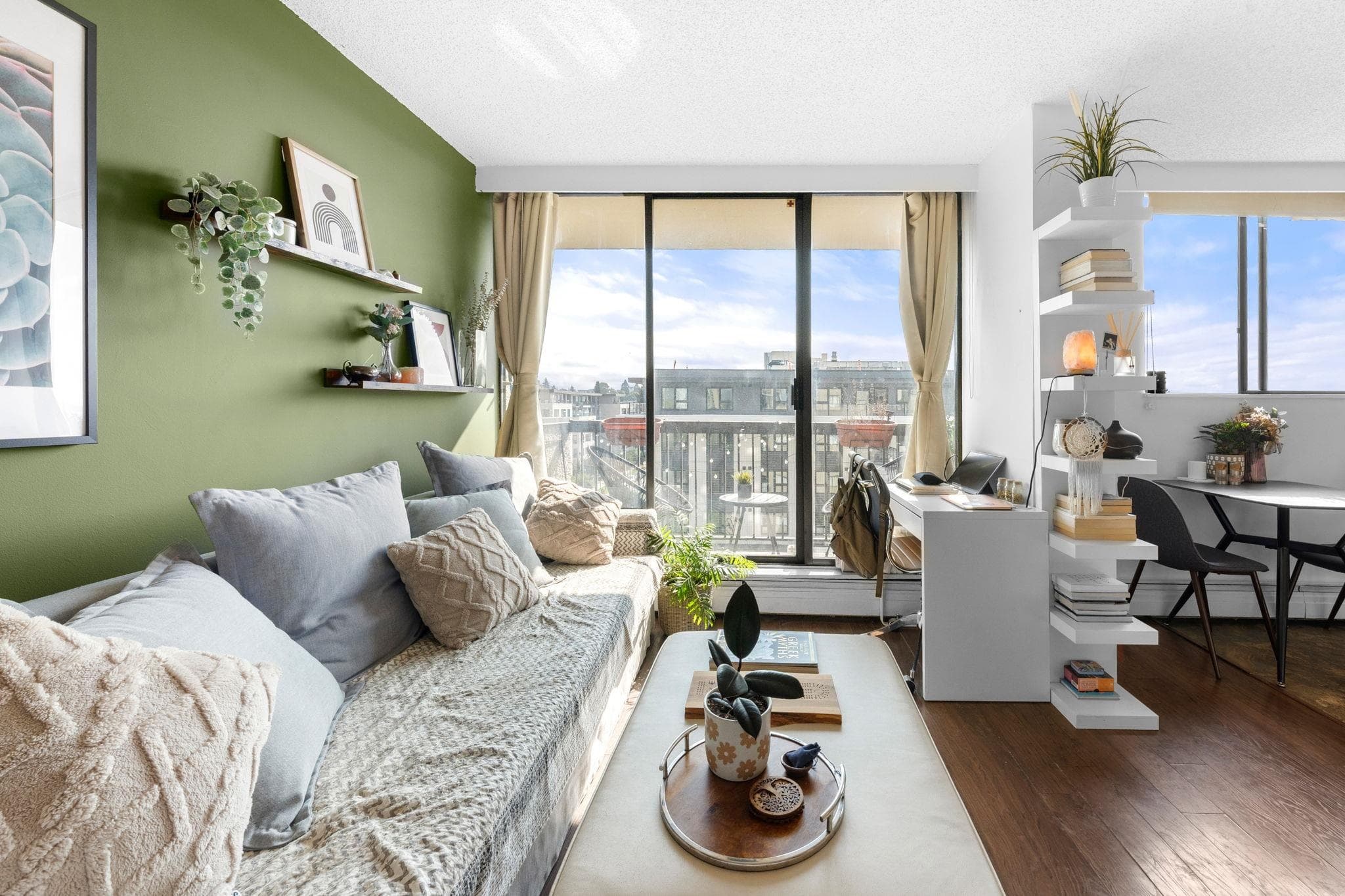 706 - 145 St. Georges Avenue, North Vancouver, V7L 3G8 — photo 1