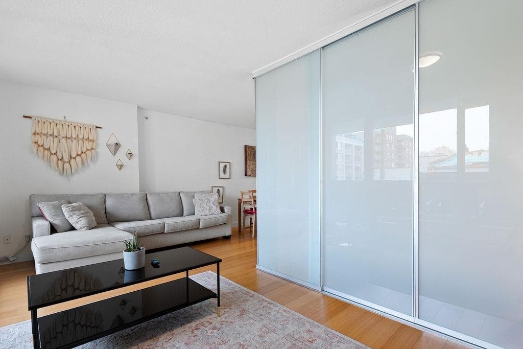 406 - 718 Main Street, Vancouver, V6A 0B1 — photo 4