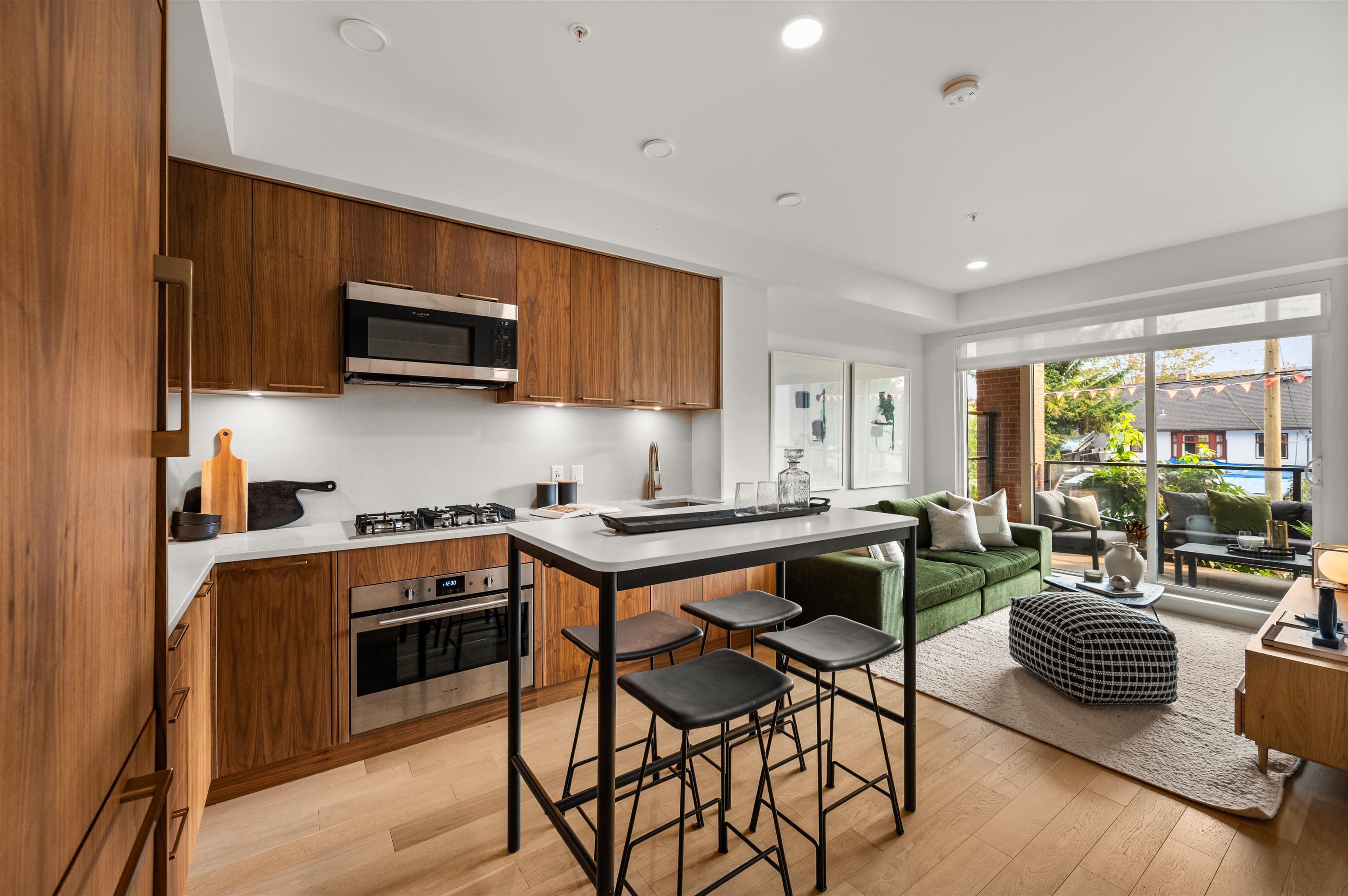 402 - 2550 Garden Drive, Vancouver, V5N 4X6 — photo 4