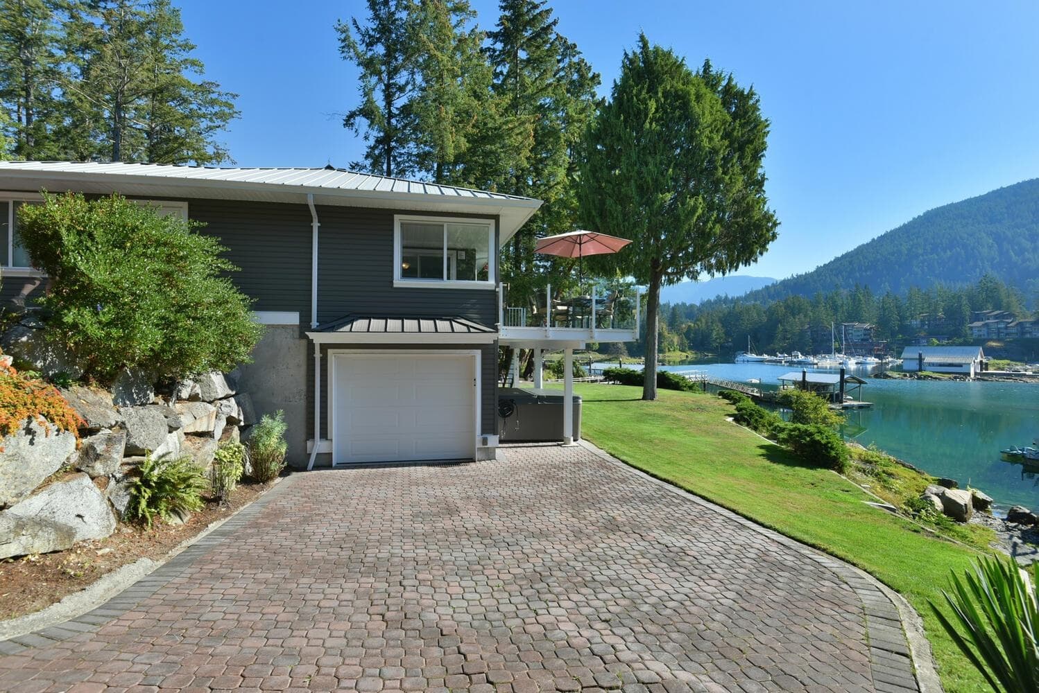 12828 Gilden Road, Madeira Park, V0N 2H1 — photo 2