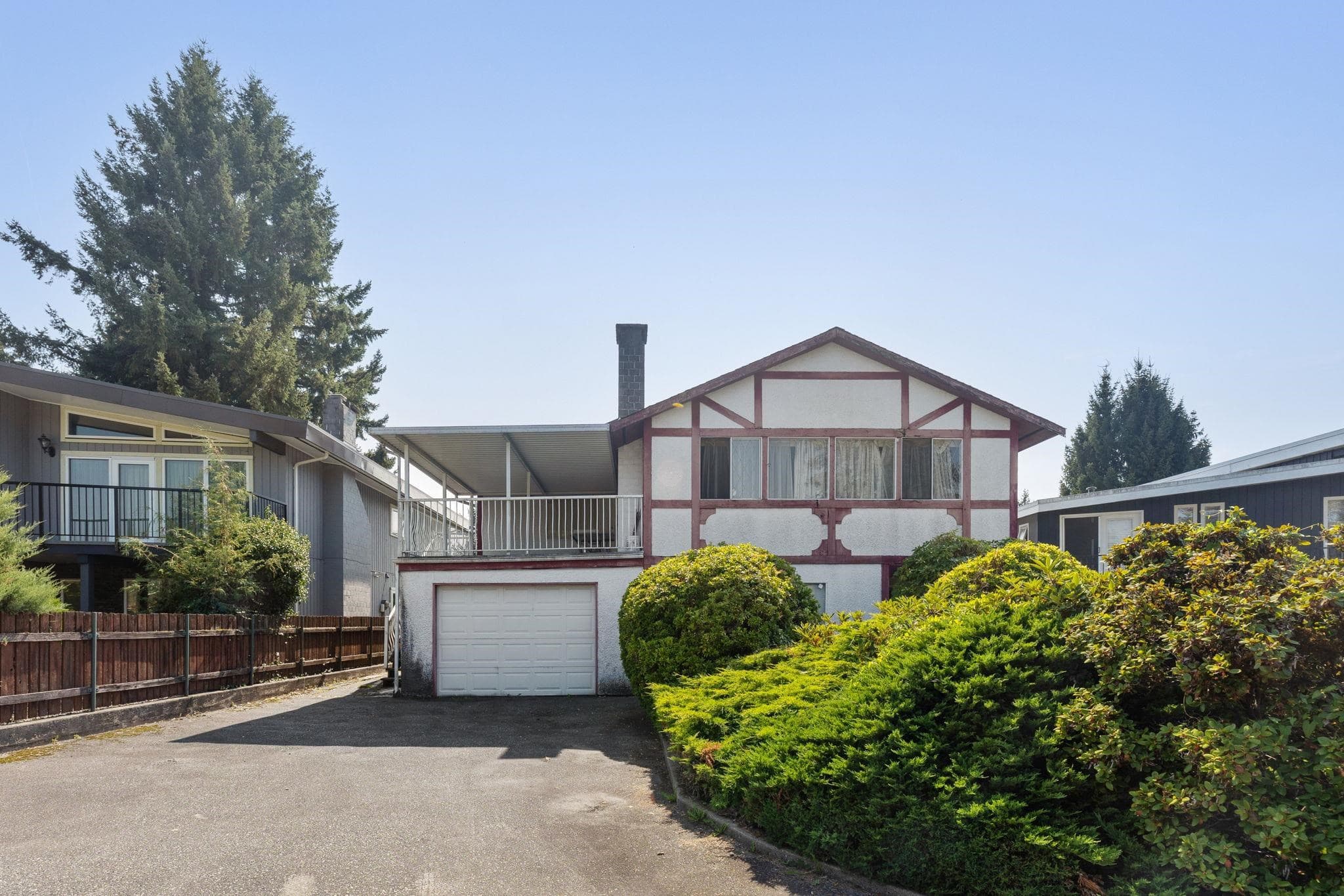 920 Everett Crescent, Burnaby, V5A 2N5 — photo 2