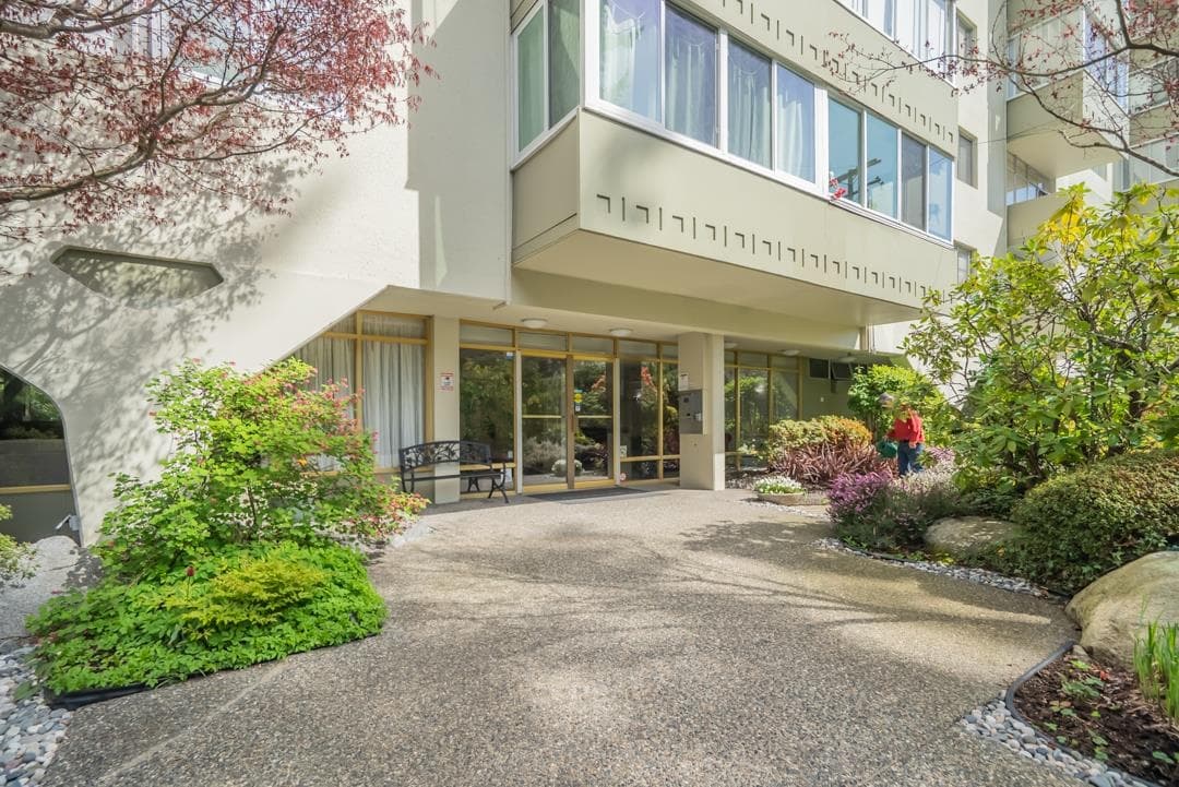 606 - 1425 Esquimalt Avenue, West Vancouver, V7T 1L1 — photo 2