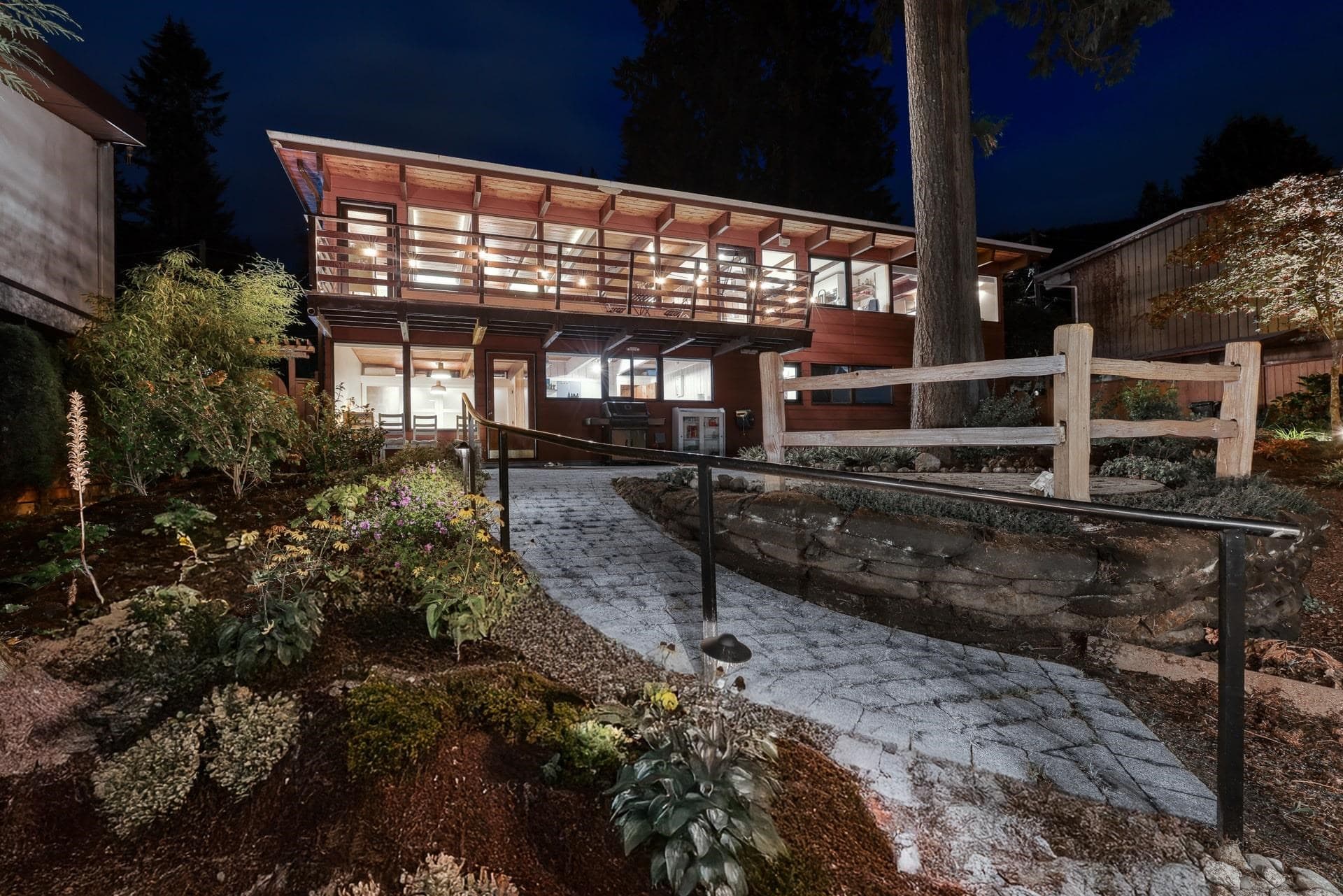 495 Crestwood Avenue, North Vancouver