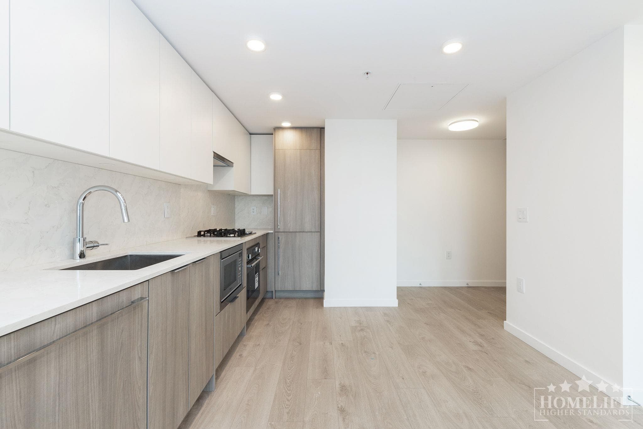 1405 - 10333 133 Street, Surrey, V3T 0V1 — photo 5