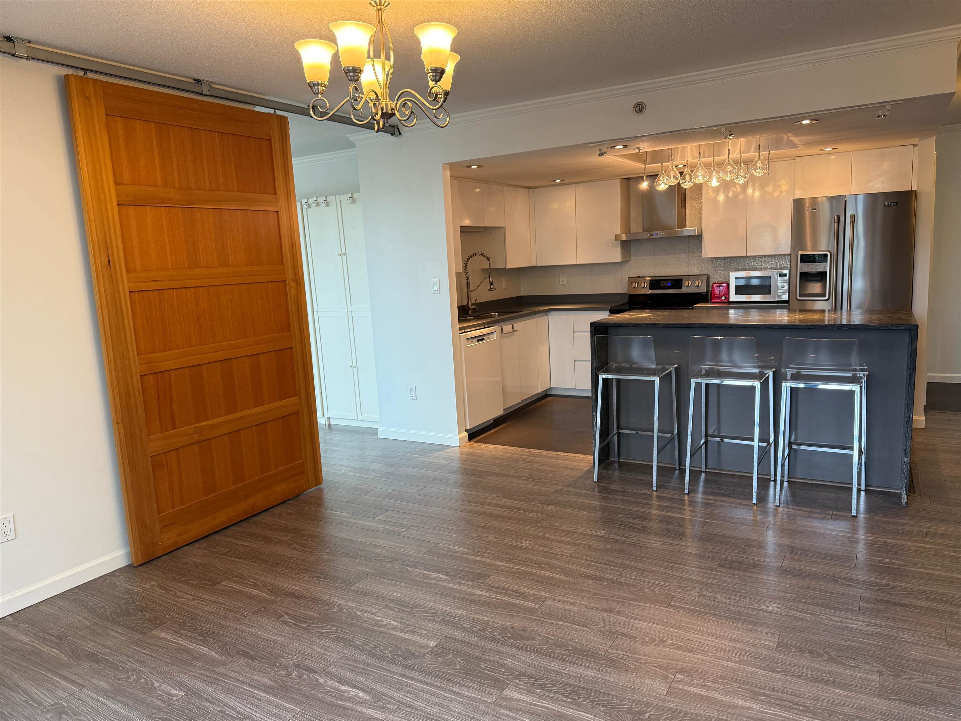 304 - 1088 Quebec Street, Vancouver, V6A 4H2 — photo 2