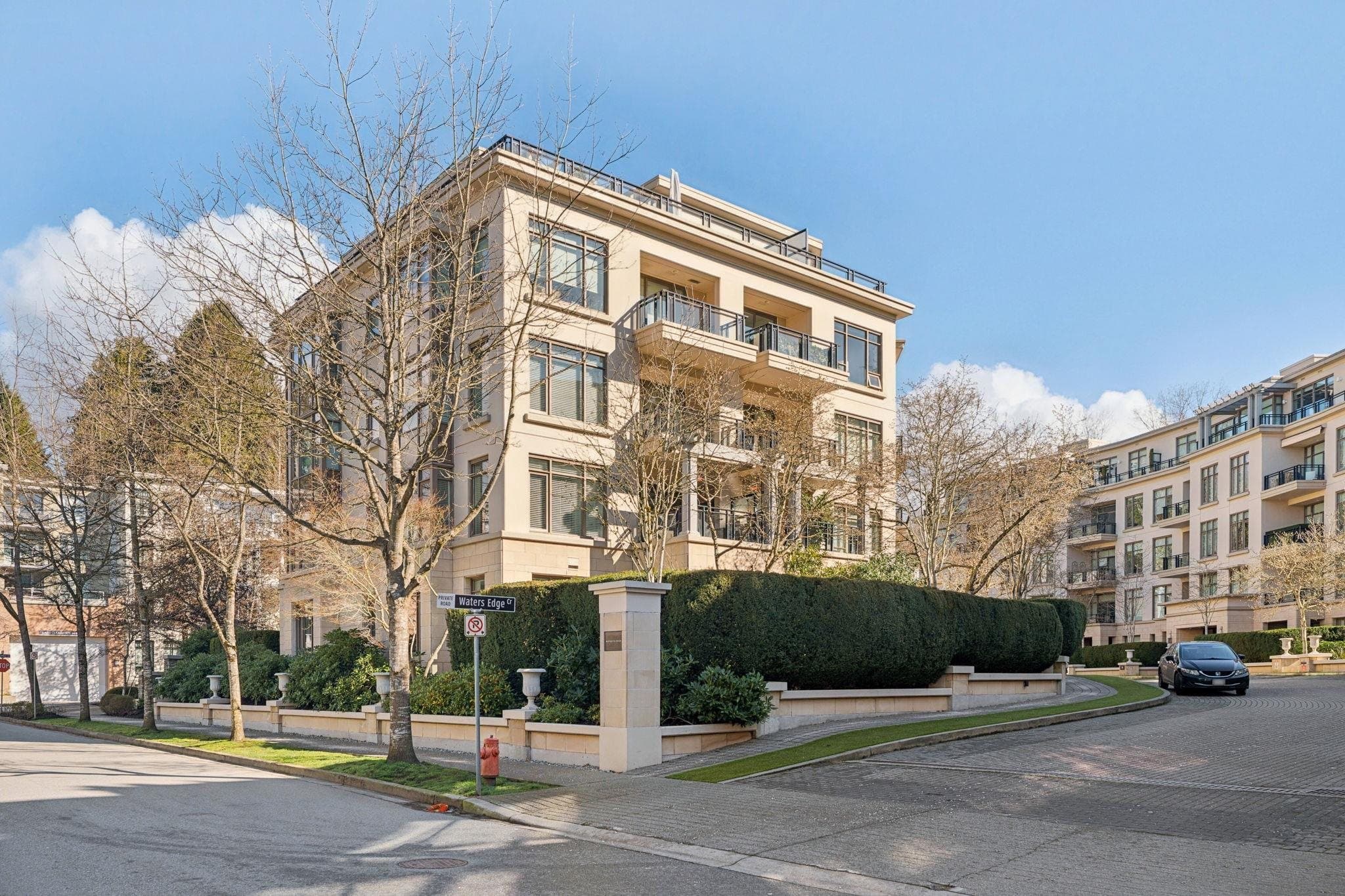 300 - 533 Waters Edge Crescent, West Vancouver