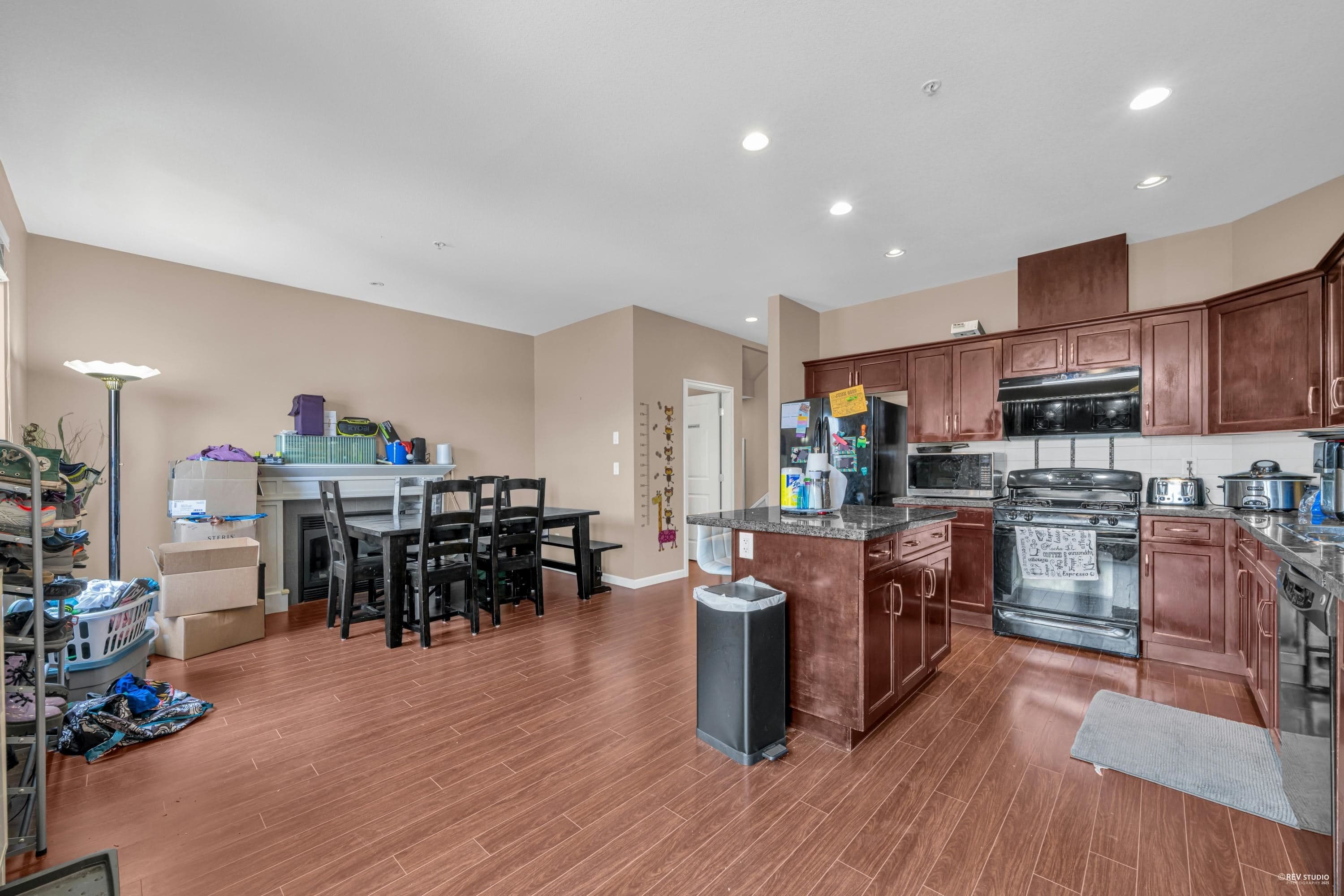 6942 208 Street, Langley, V2Y 0G1 — photo 2