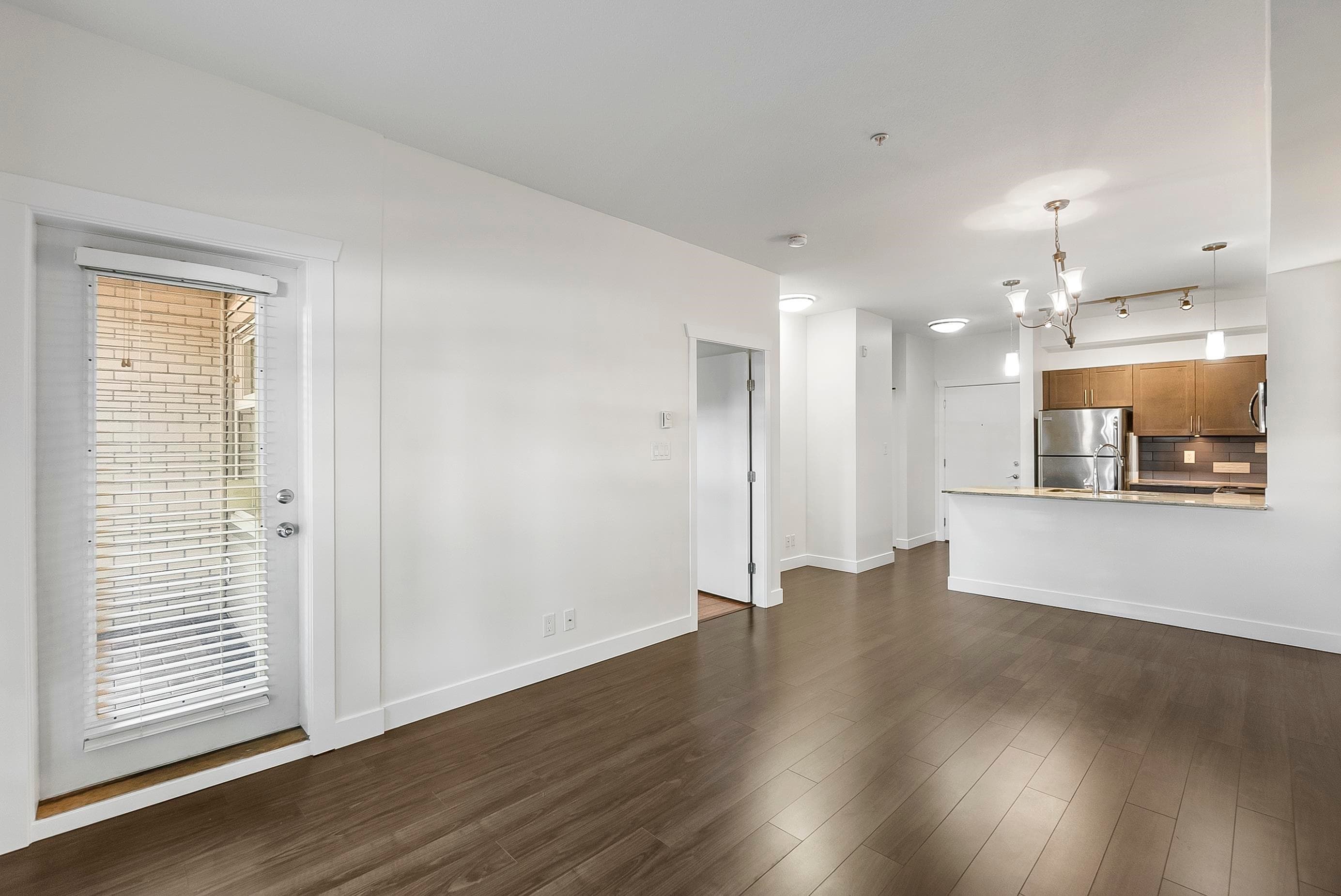 L115 - 13468 King George Boulevard, Surrey, V3T 0H5 — photo 4