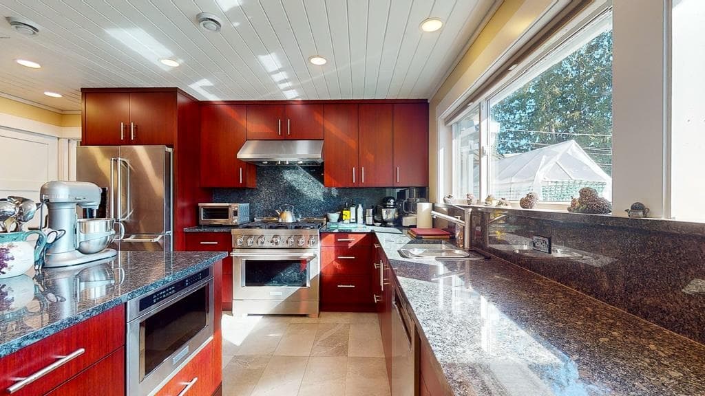 6166 Norwest Bay Road, Sechelt, V7Z 0M2 — photo 5