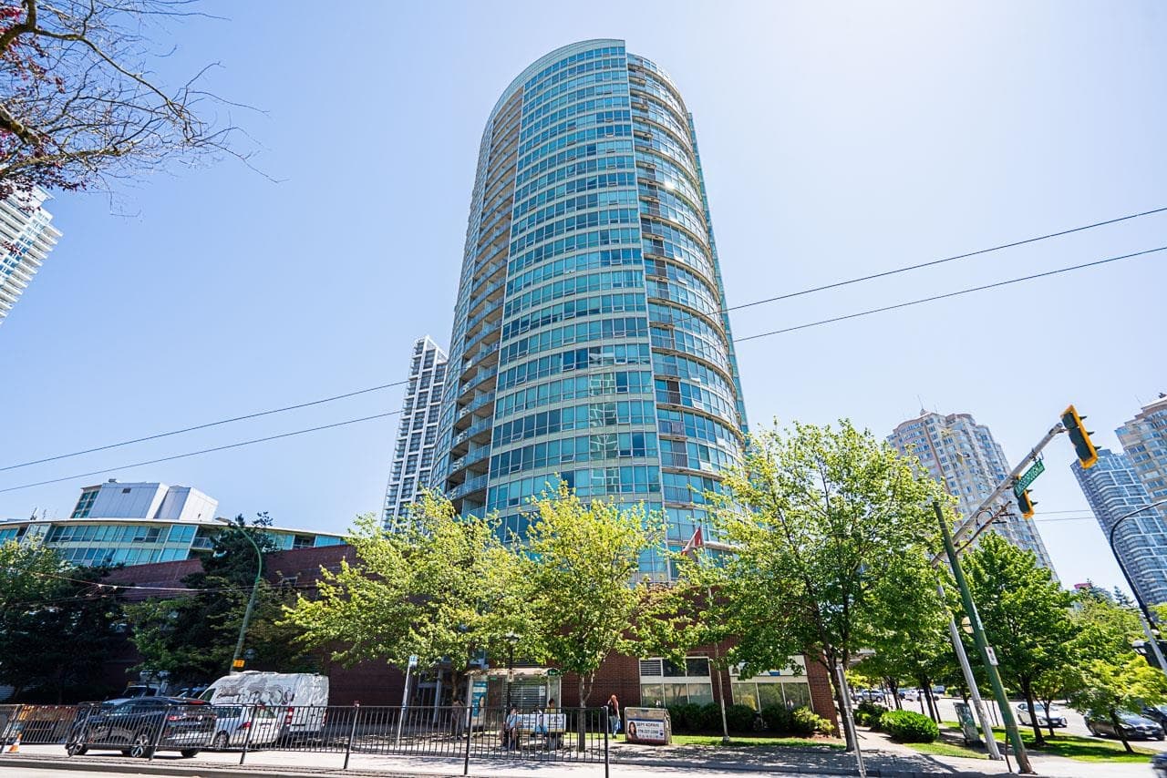 1702 - 6088 Willingdon Avenue, Burnaby, V5H 4V2 — photo 2