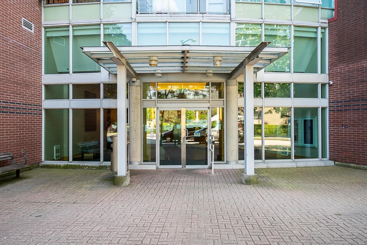 1702 - 6088 Willingdon Avenue, Burnaby, V5H 4V2 — photo 4