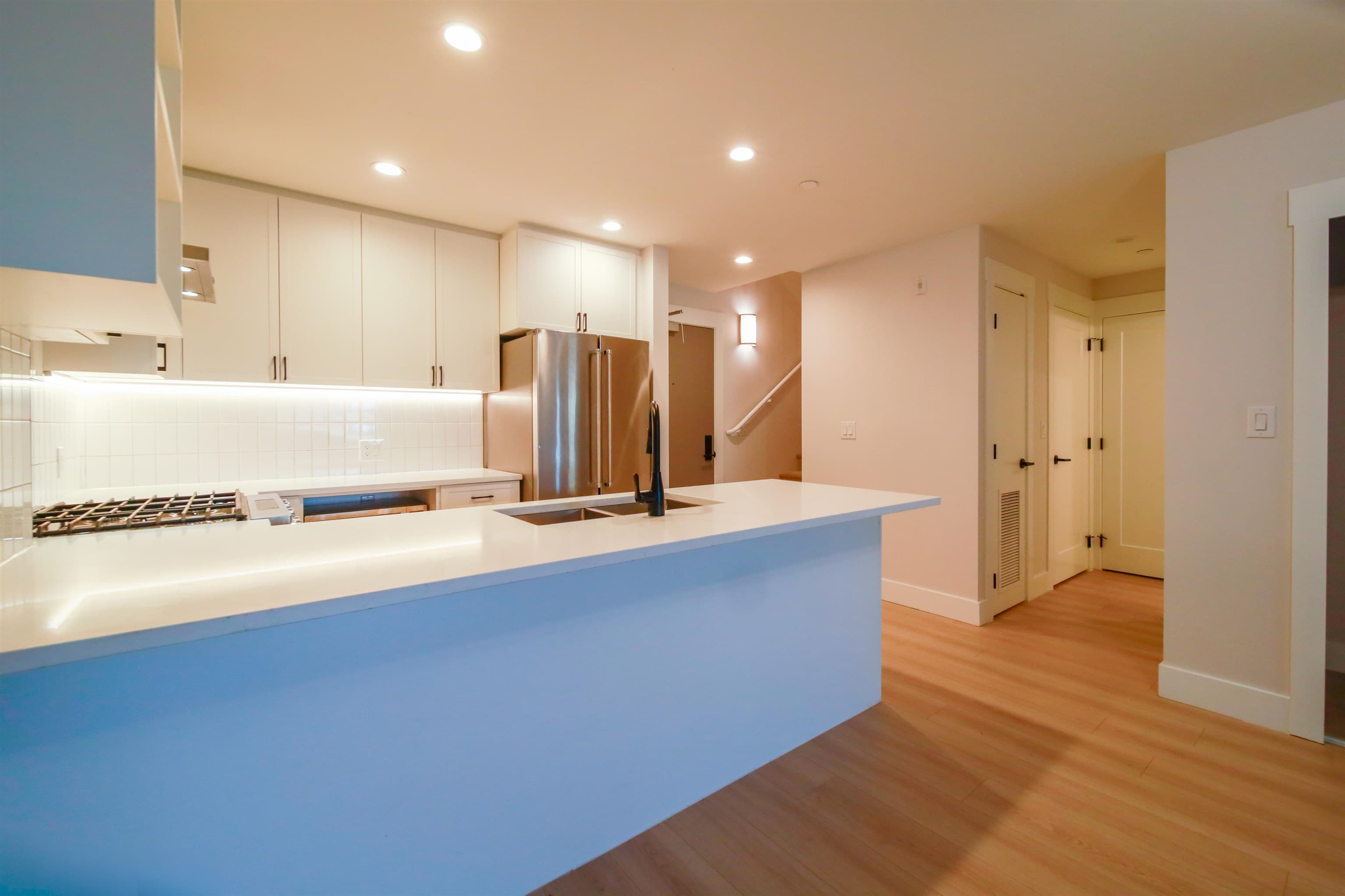 102 - 22265 Dewdney Trunk Road, Maple Ridge, V2X 3J1 — photo 1