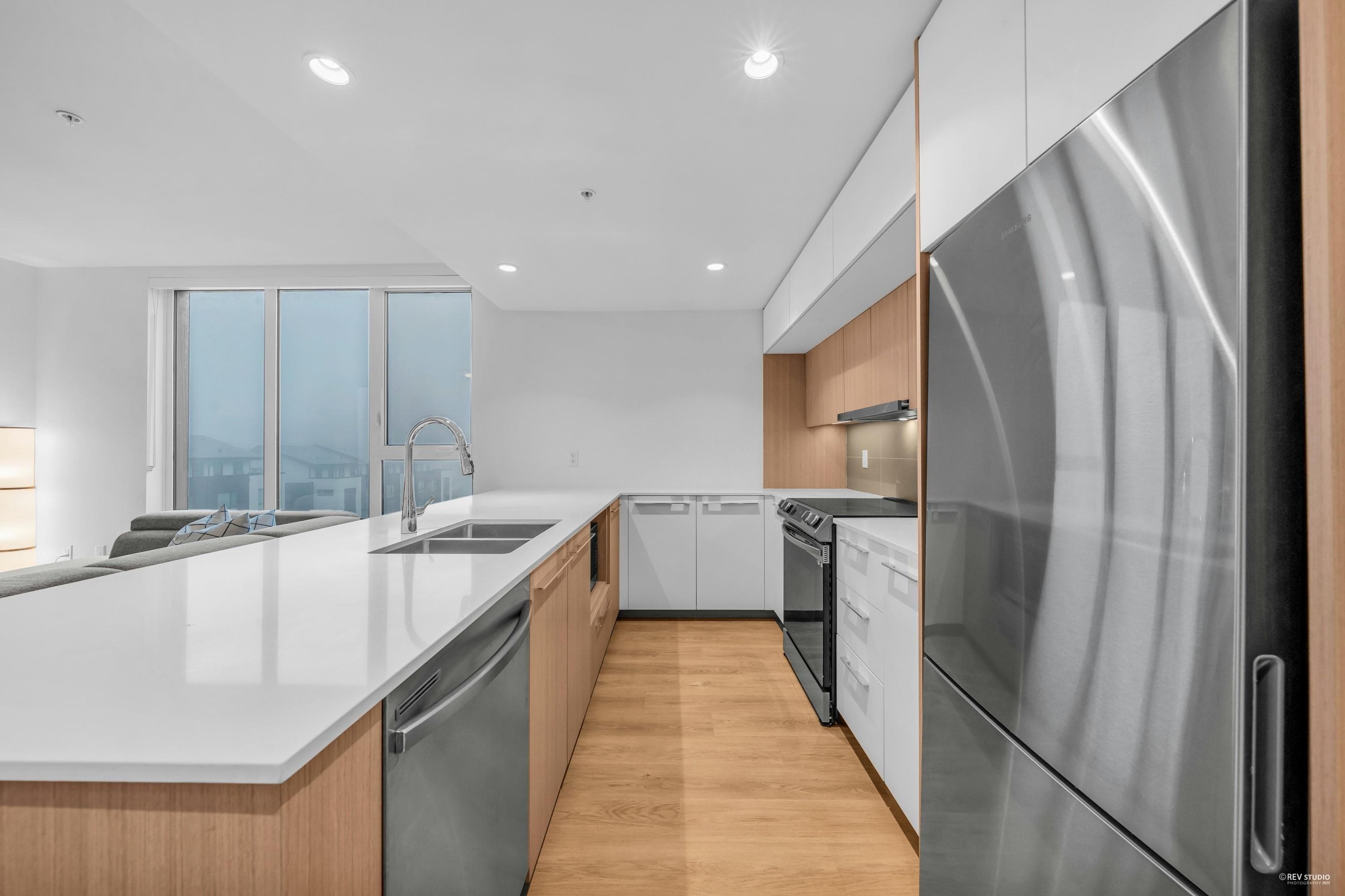 403 - 9888 University Crescent, Burnaby, V5A 0G4 — photo 3