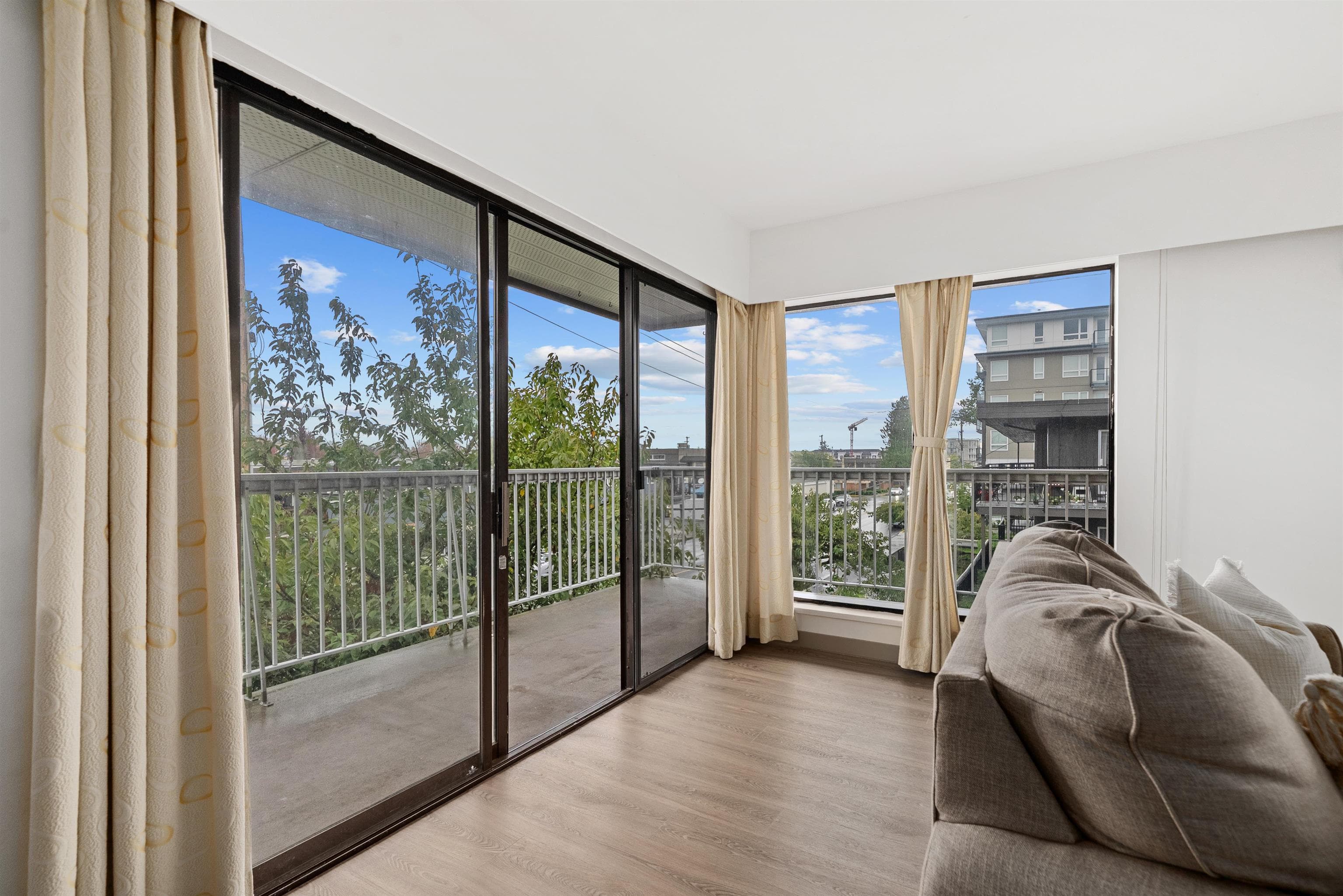 301 - 11957 223 Street, Maple Ridge, V2X 5Y4 — photo 4