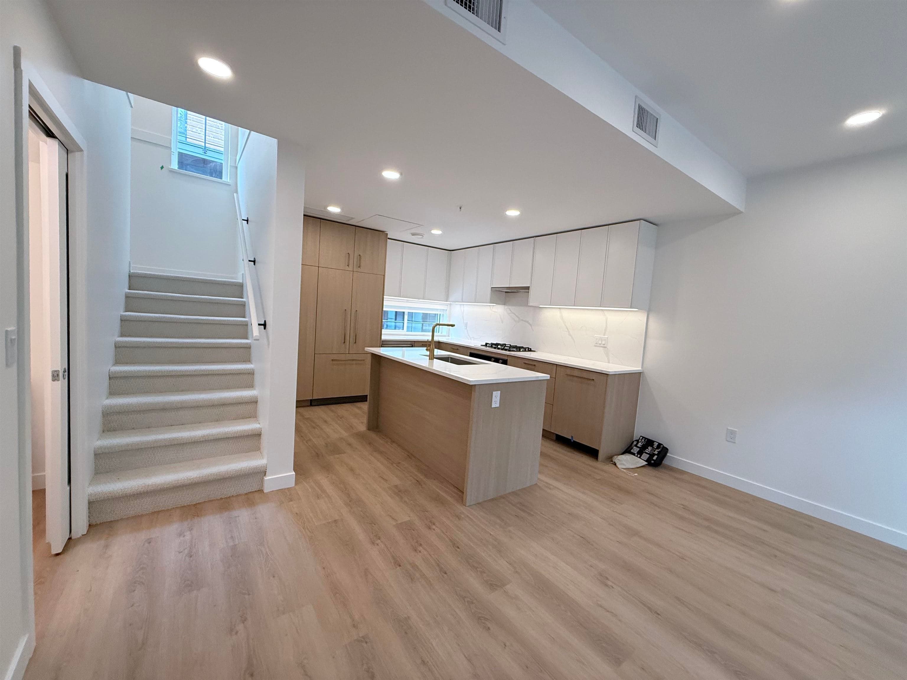 202 - 381 Clayton Street, Coquitlam, V3K 0J8 — photo 2
