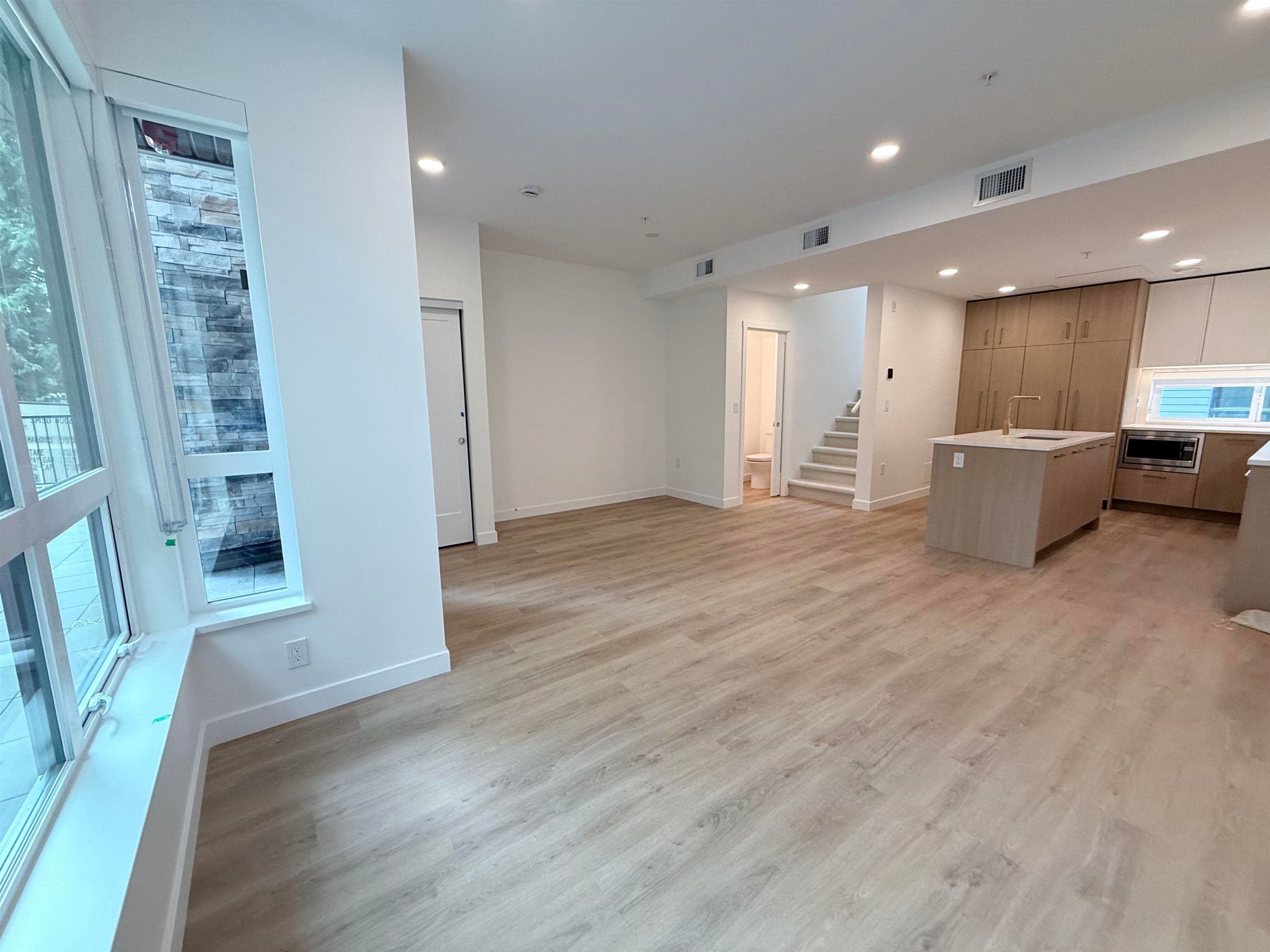 202 - 381 Clayton Street, Coquitlam, V3K 0J8 — photo 4