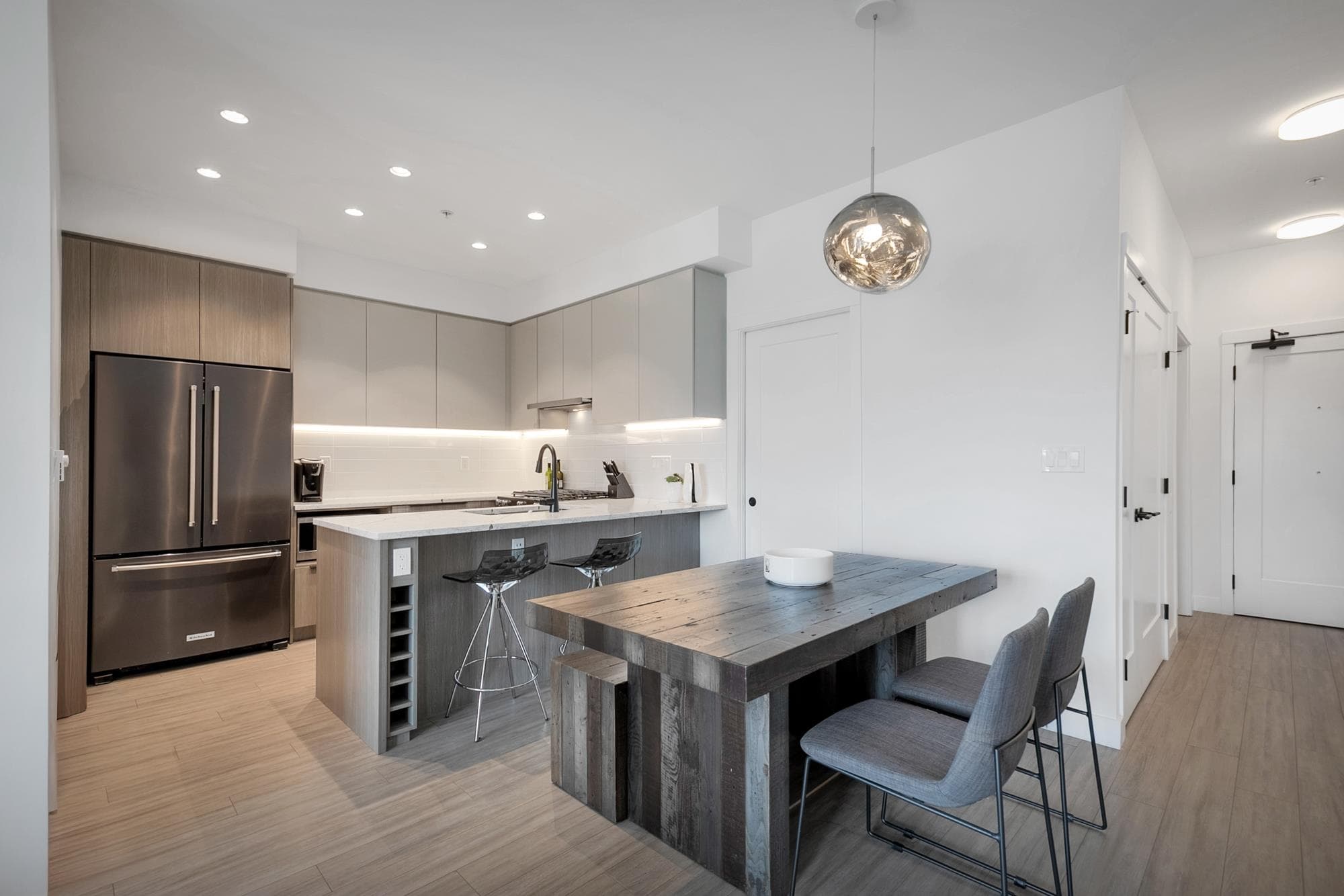404 - 2408 Grant Street, Vancouver, V5K 3G4 — photo 2