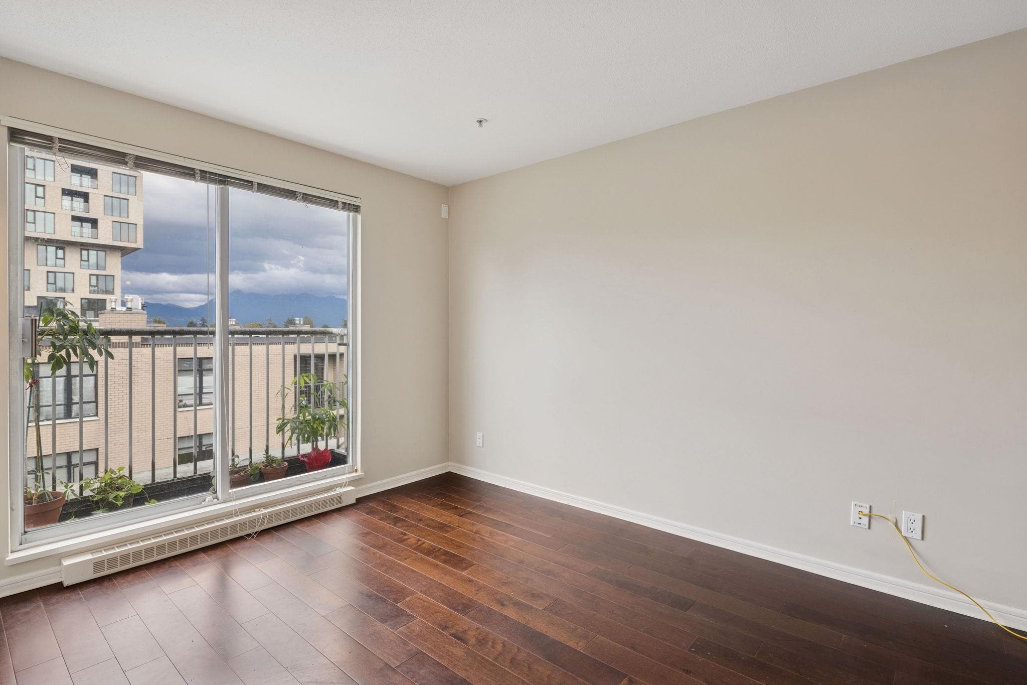 311 - 3727 W 10th Avenue, Vancouver, V6R 2G5 — photo 3