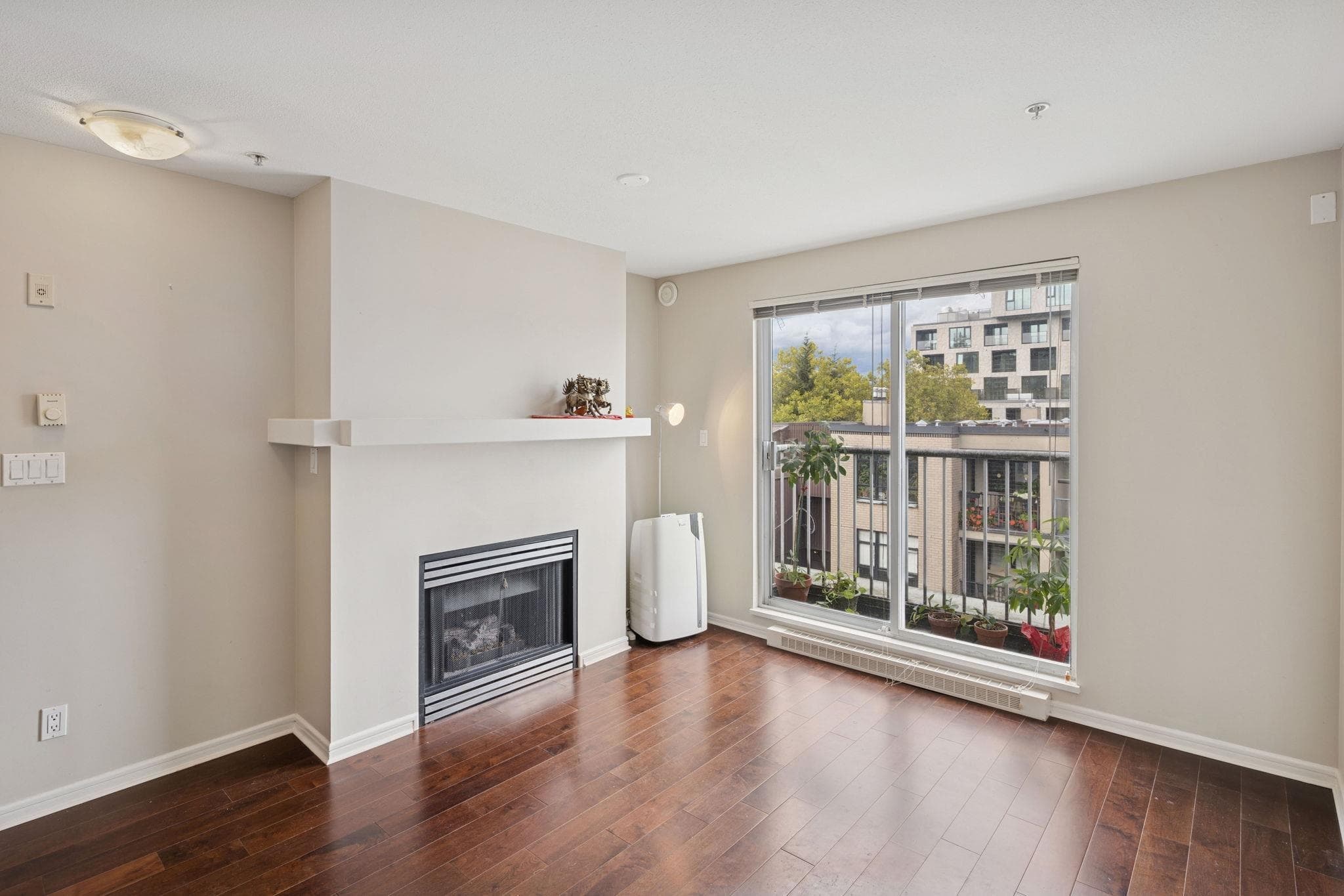 311 - 3727 W 10th Avenue, Vancouver, V6R 2G5 — photo 4