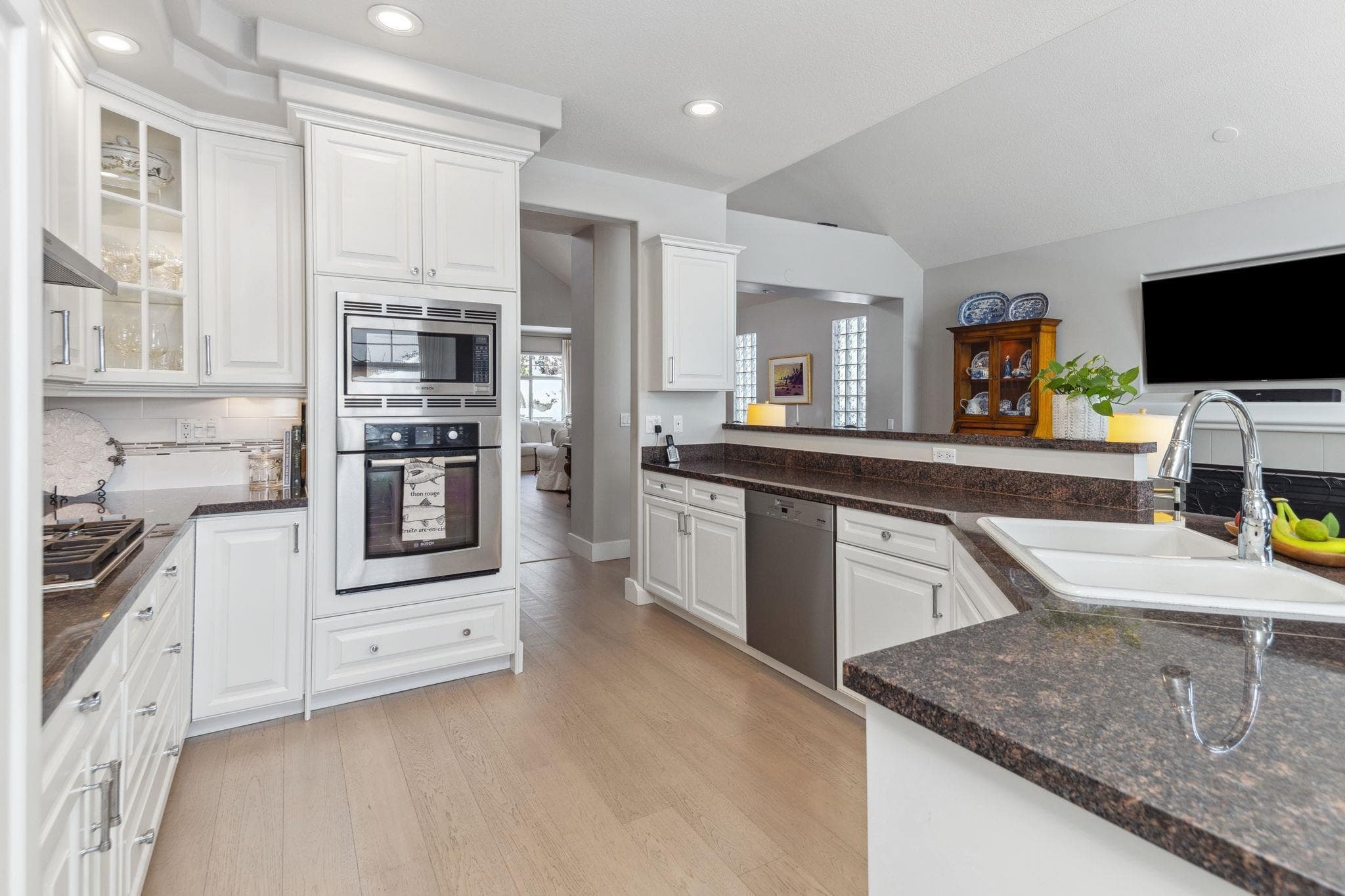 1 - 5110 Alderfeild Place, West Vancouver, V7W 2W7 — photo 5