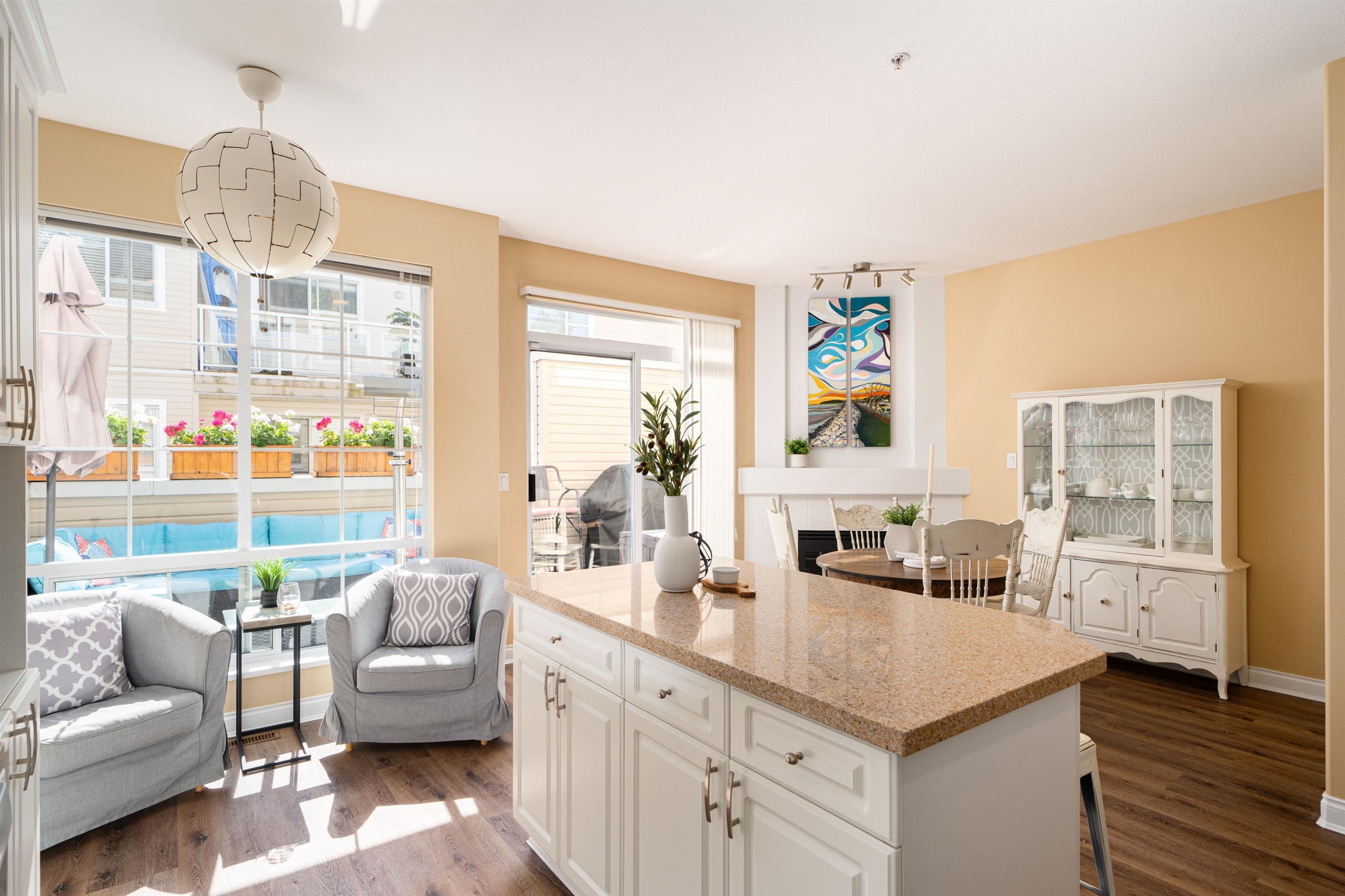 1159 Vidal Street, White Rock