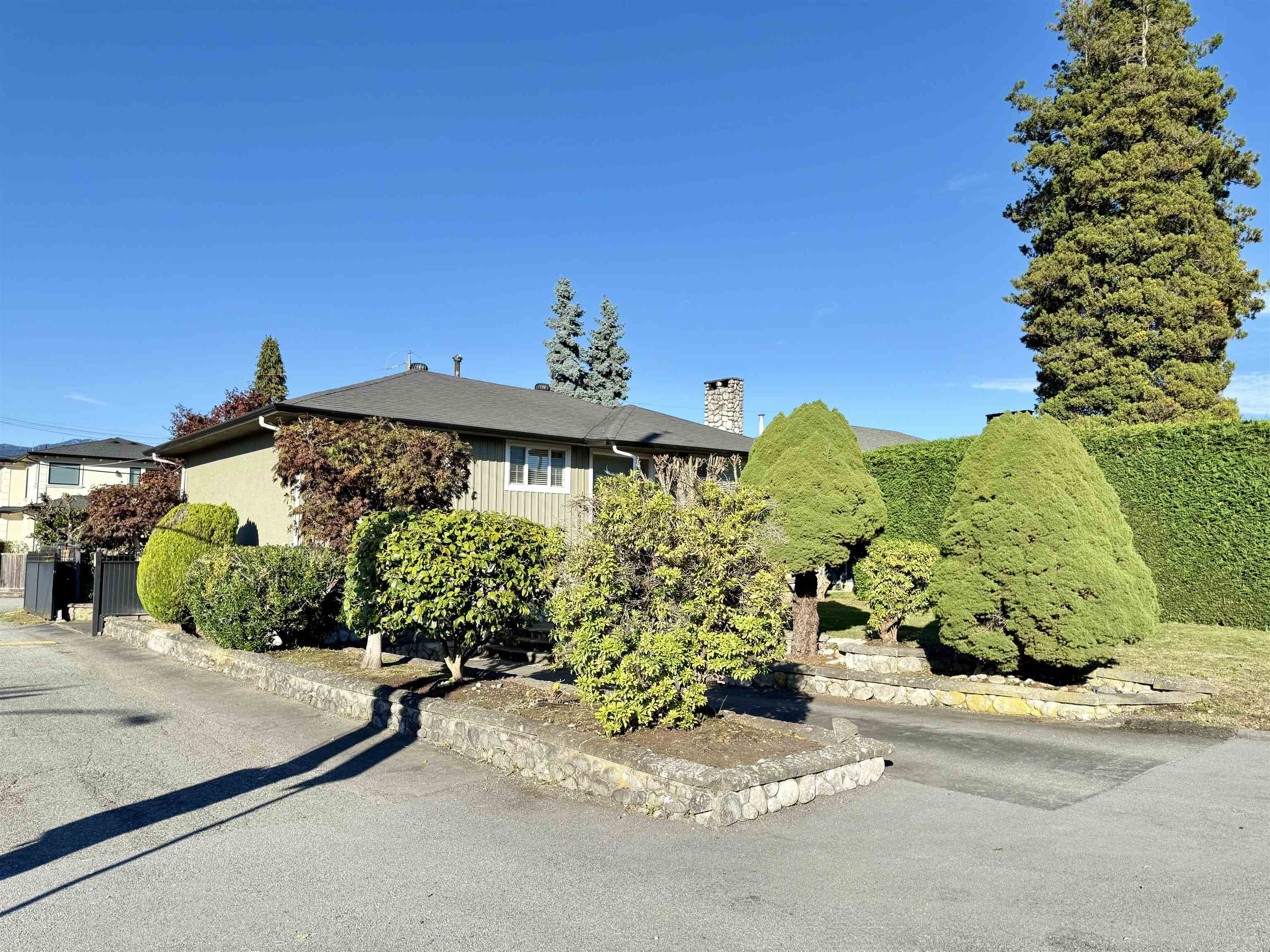 6525 Carnegie Street, Burnaby, V5B 1Y2 — photo 3