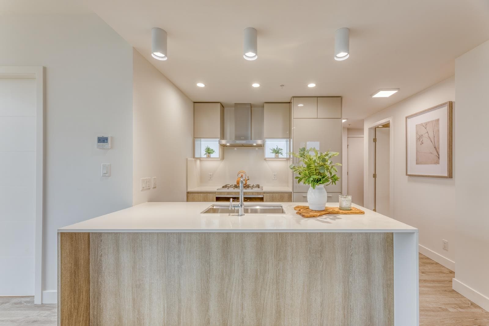 1402 - 6511 Sussex Avenue, Burnaby, V5H 0K5 — photo 3