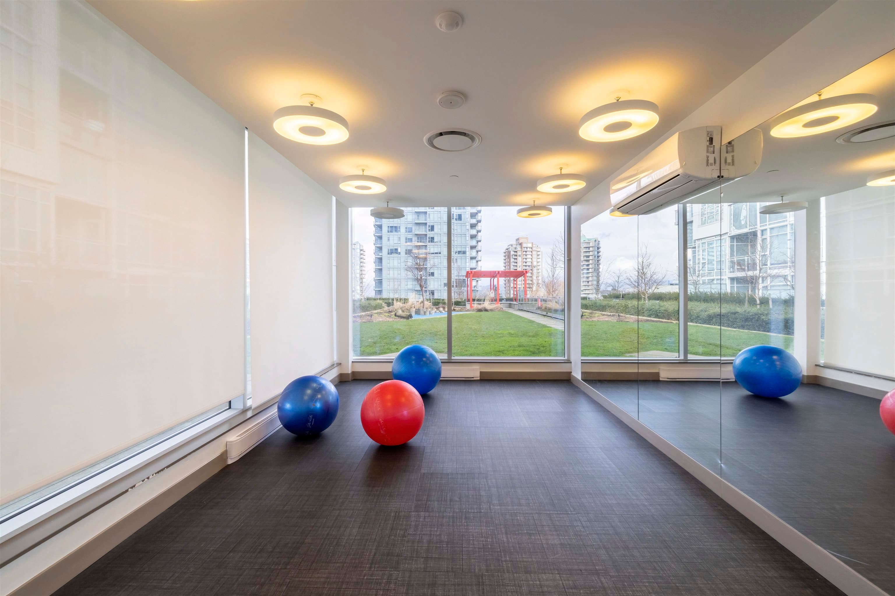 4001 - 4670 Assembly Way, Burnaby, V5H 0H3 — photo 5