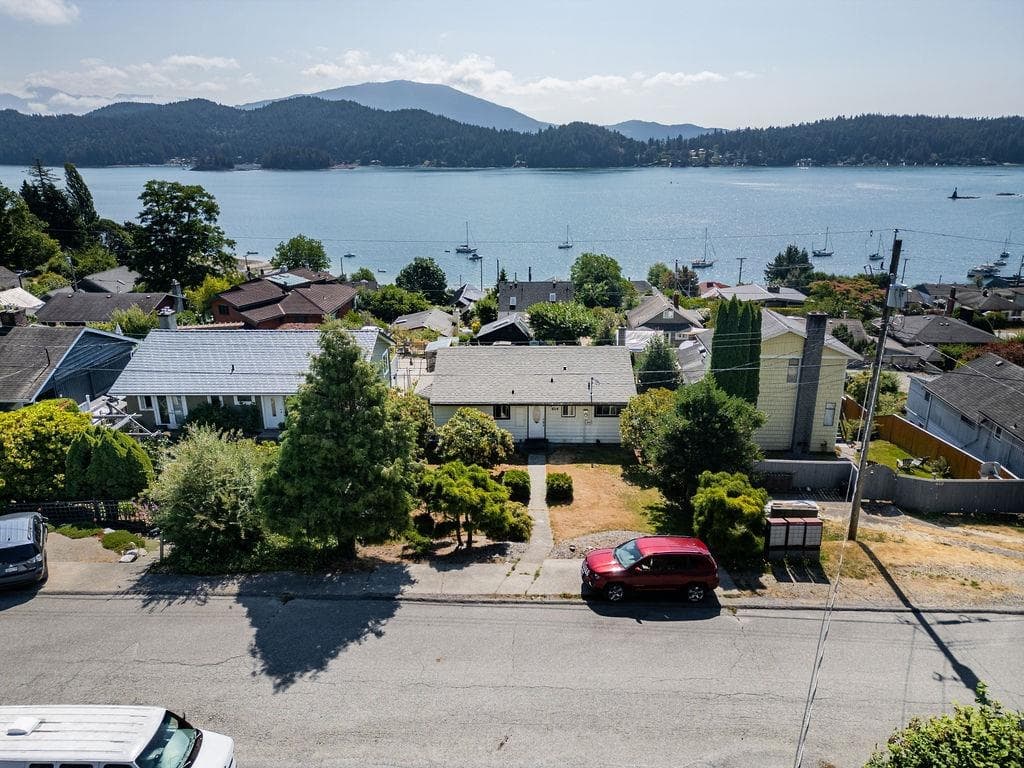614 Glen Road, Gibsons, V0N 1V9 — photo 2