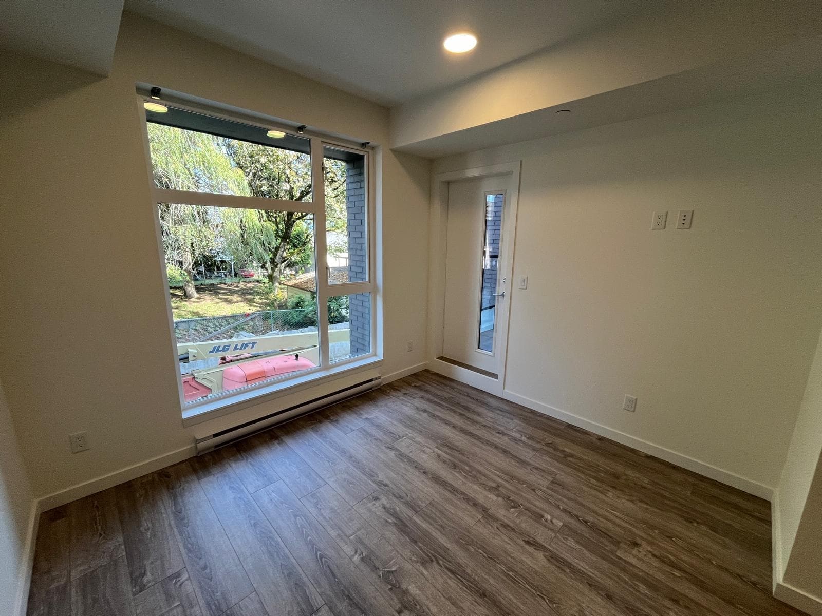 E215 - 10829 140 Street, Surrey, V3R 0H4 — photo 3